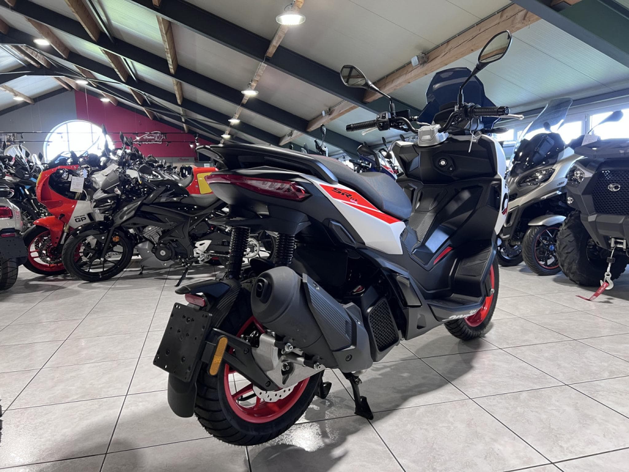 Aprilia SR GT SPORT BLANC (2026) - Photo 5
