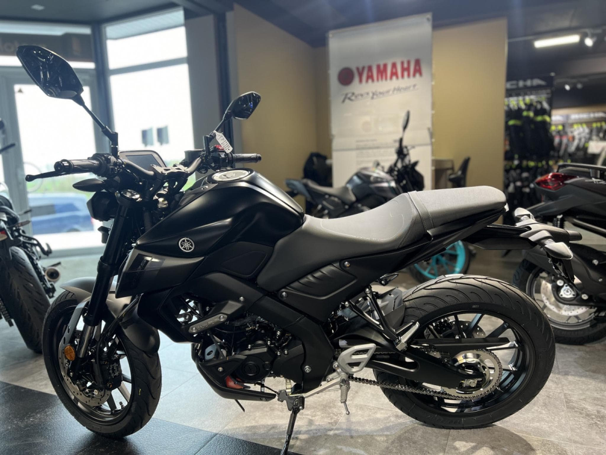 Yamaha MT125 TECH BLACK (2026) - Photo 4