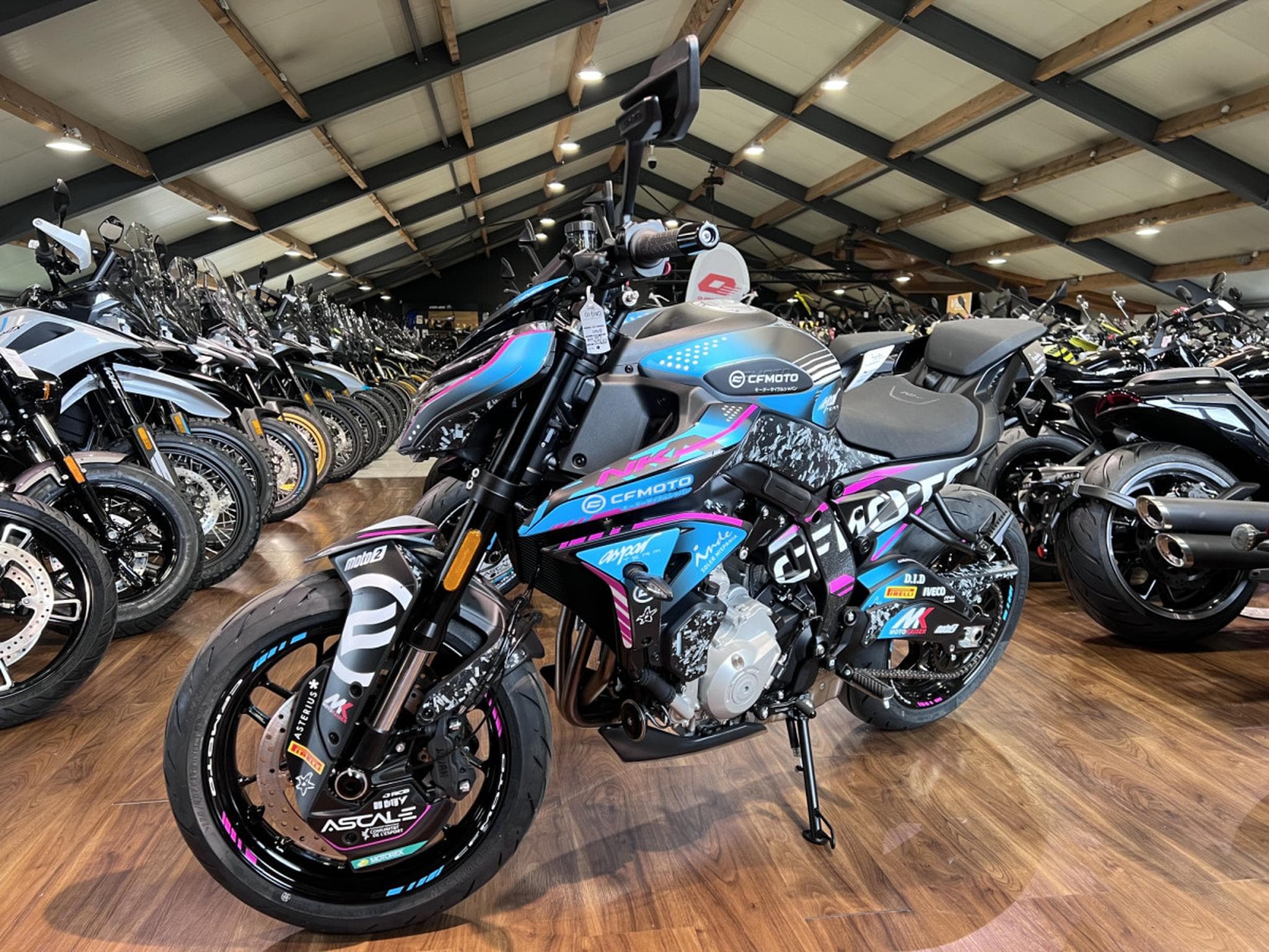 CF Moto 675 NK Réplica (2026) - Photo 2
