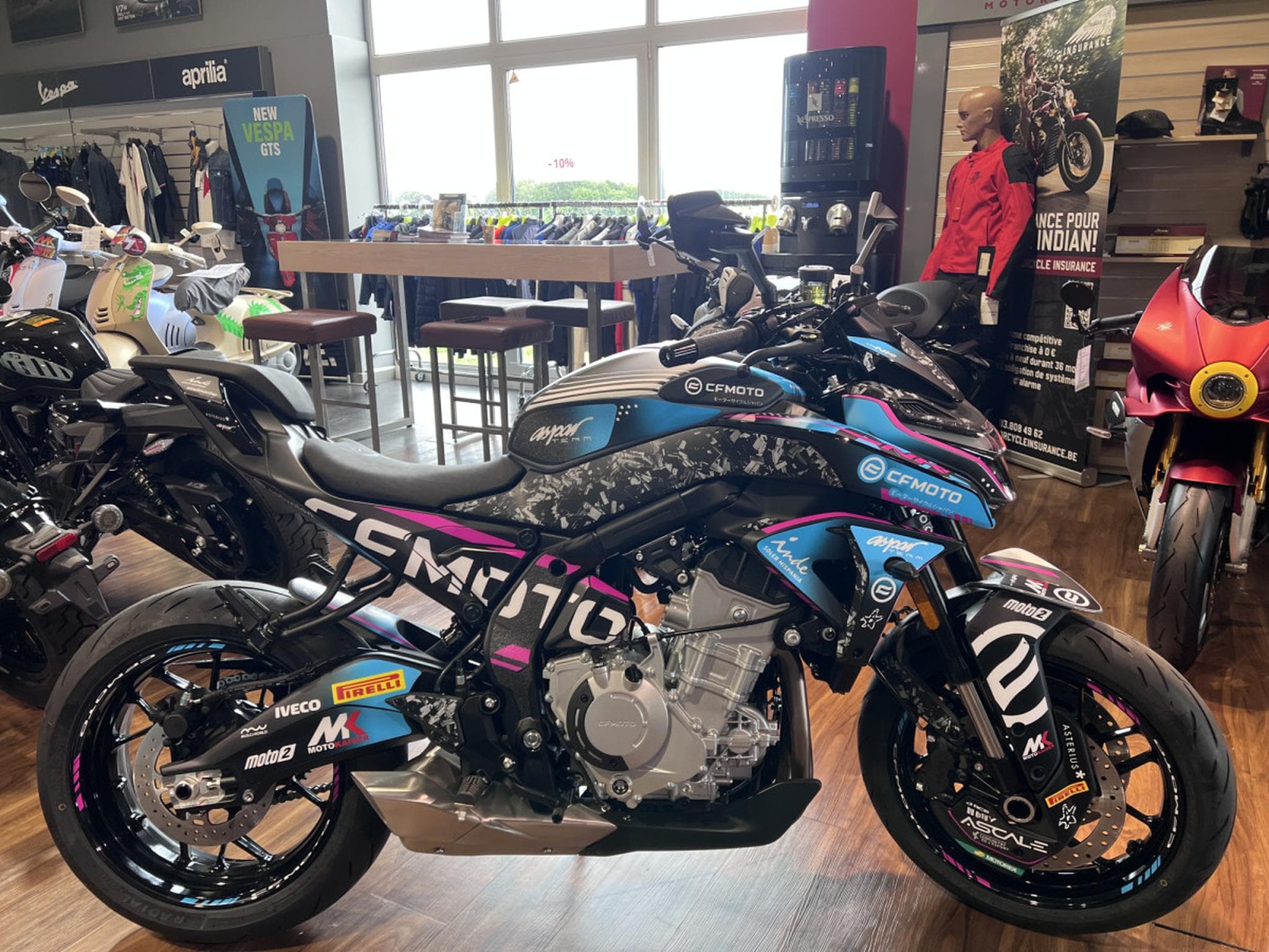 CF Moto 675 NK Réplica (2026) - Photo 1