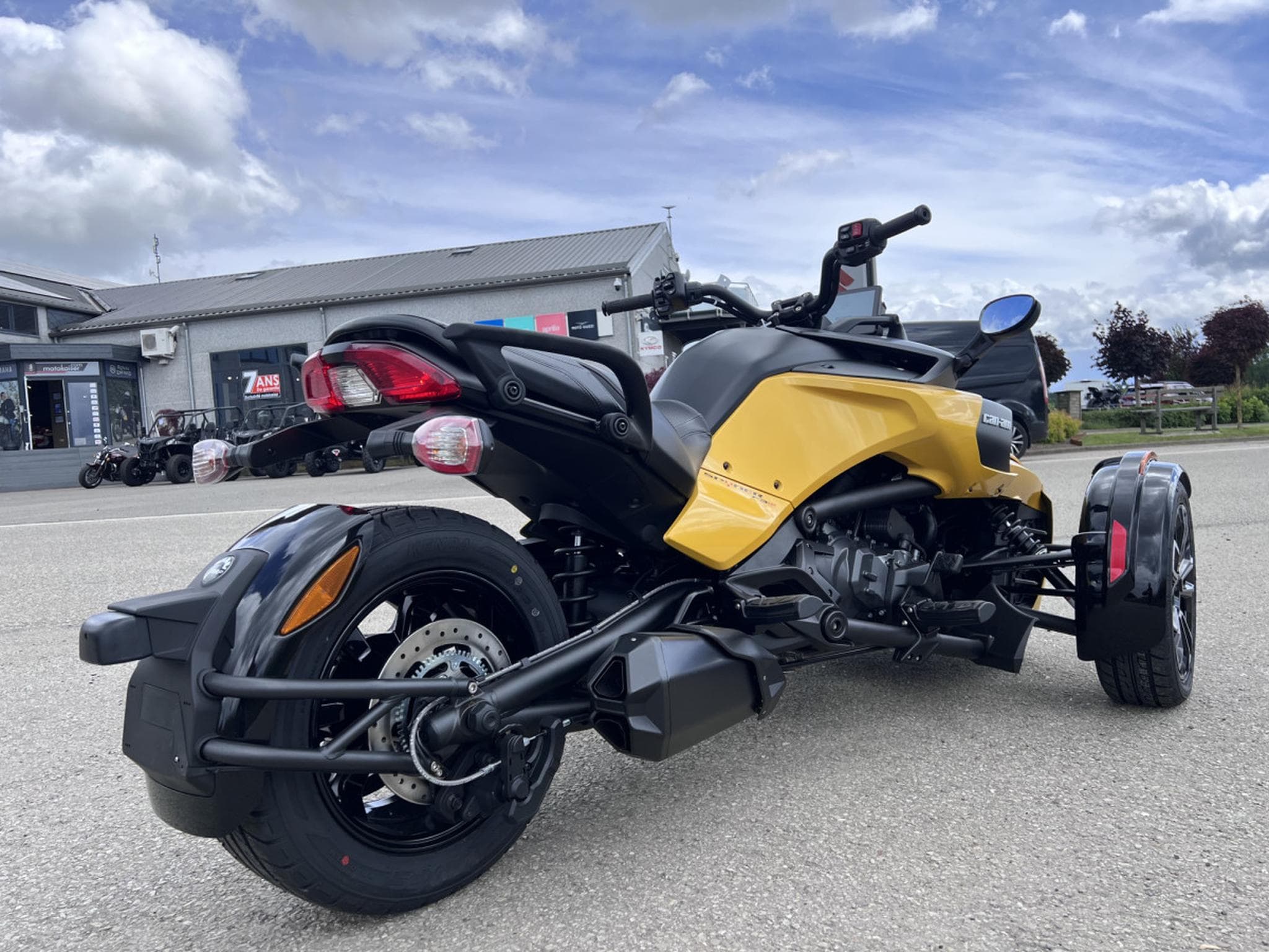 BRP Can-Am Spyder 1330 (2026) - Photo 4
