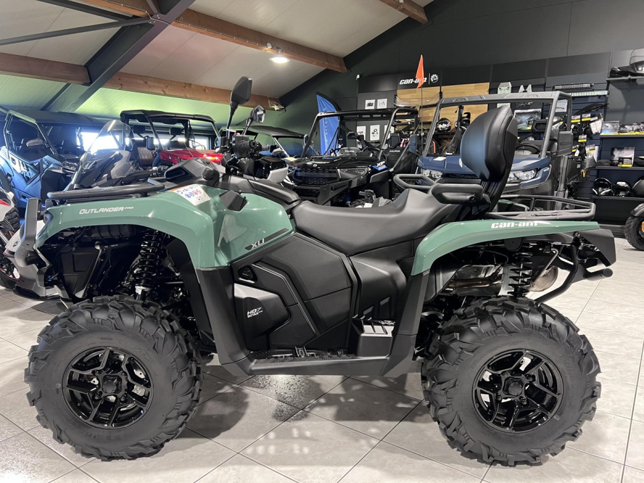 BRP Can-Am Outlander Max MY26 PRO XU T HD7  T3B 60 km/h (2026) - Photo 4
