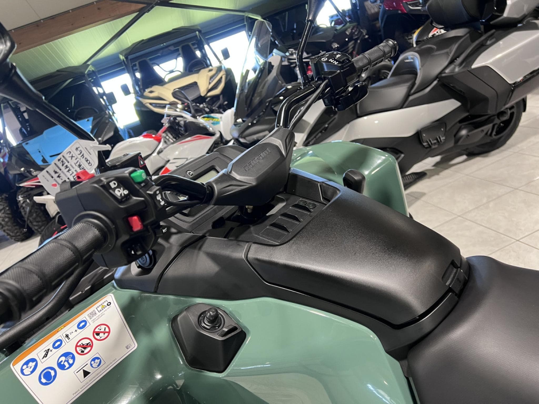 BRP Can-Am Outlander Max MY26 PRO XU T HD7  T3B 60 km/h (2026) - Photo 6