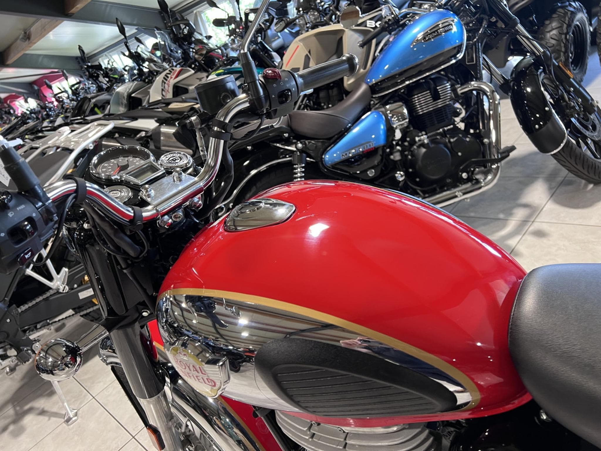 Royal Enfield Classic 350 Chrome Red (2023) - Photo 7