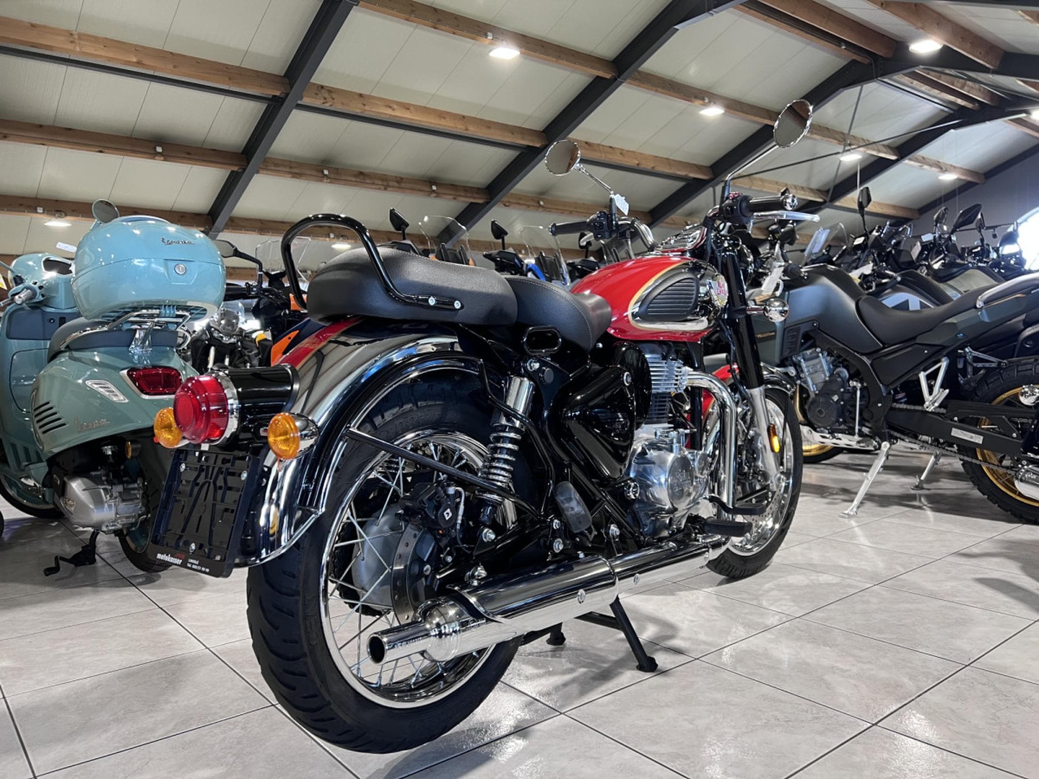 Royal Enfield Classic 350 Chrome Red (2023) - Photo 4