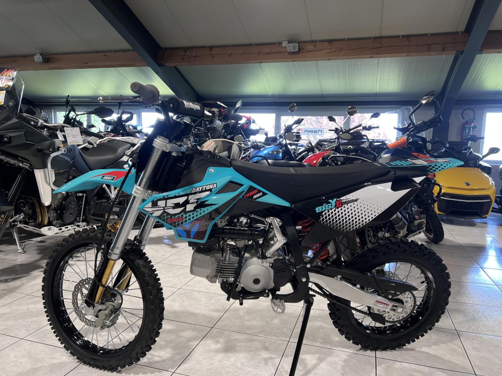 YCF Bigy FACTORY 190  DAYTONA XL (2026) - Photo 4