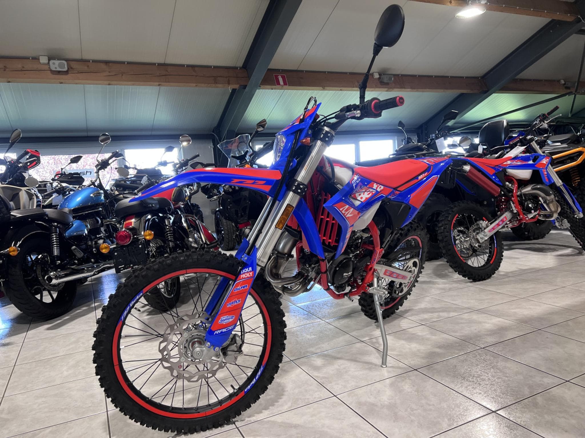 Beta R Enduro RACING 2T (2026) - Photo 2