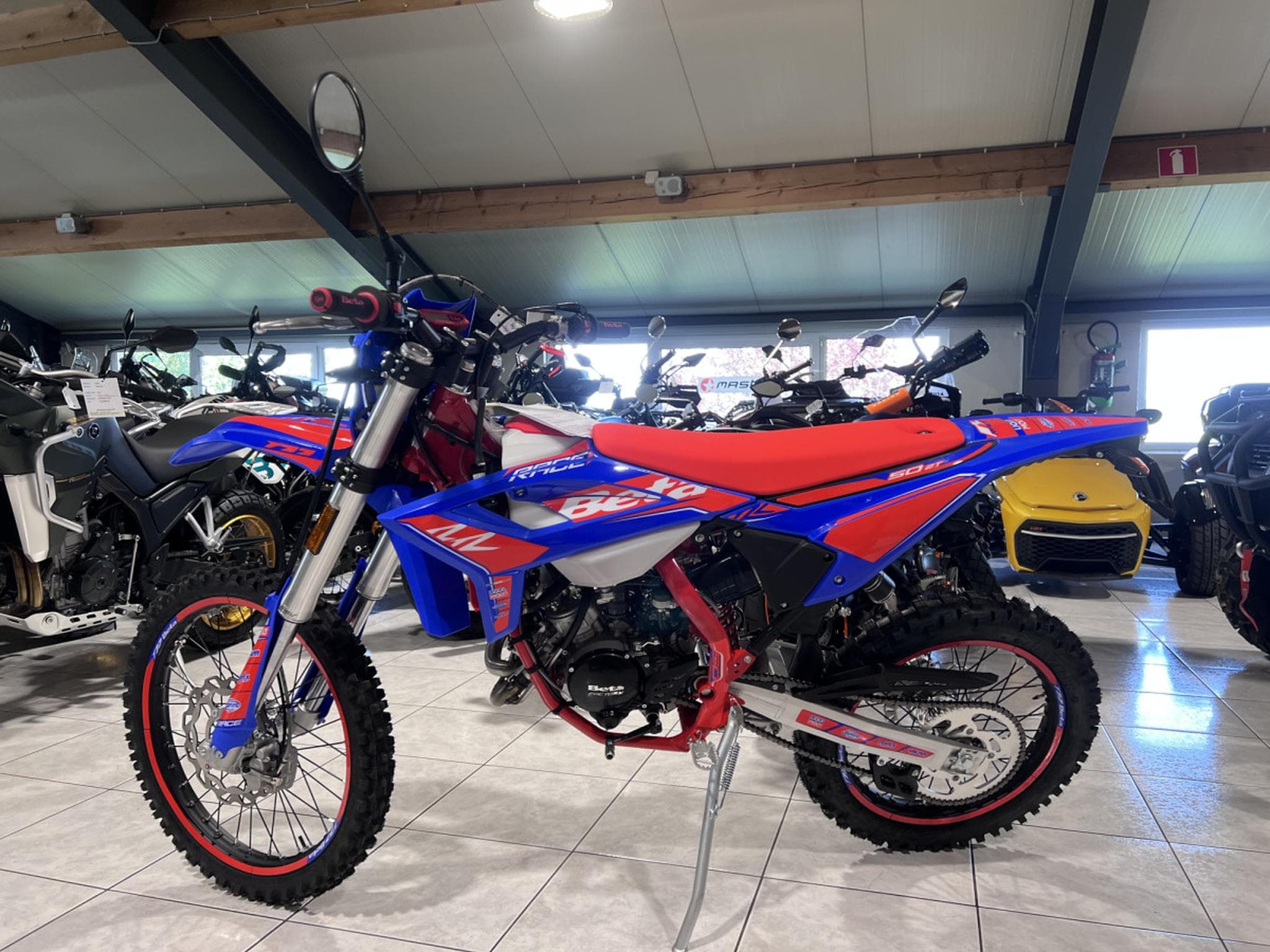 Beta R Enduro RACING 2T (2026) - Photo 4