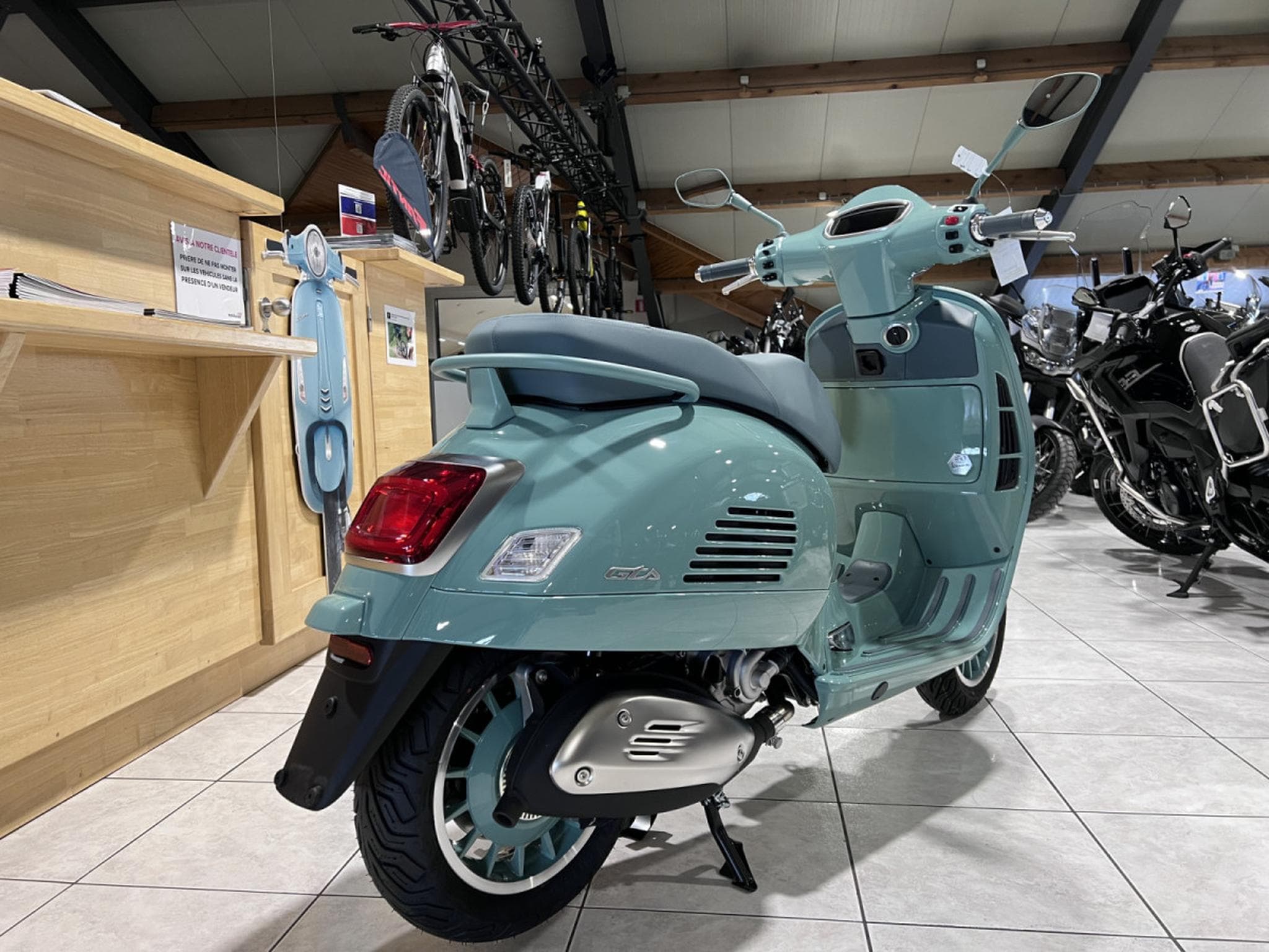 Vespa GTS 310 80 TH (2026) - Photo 3