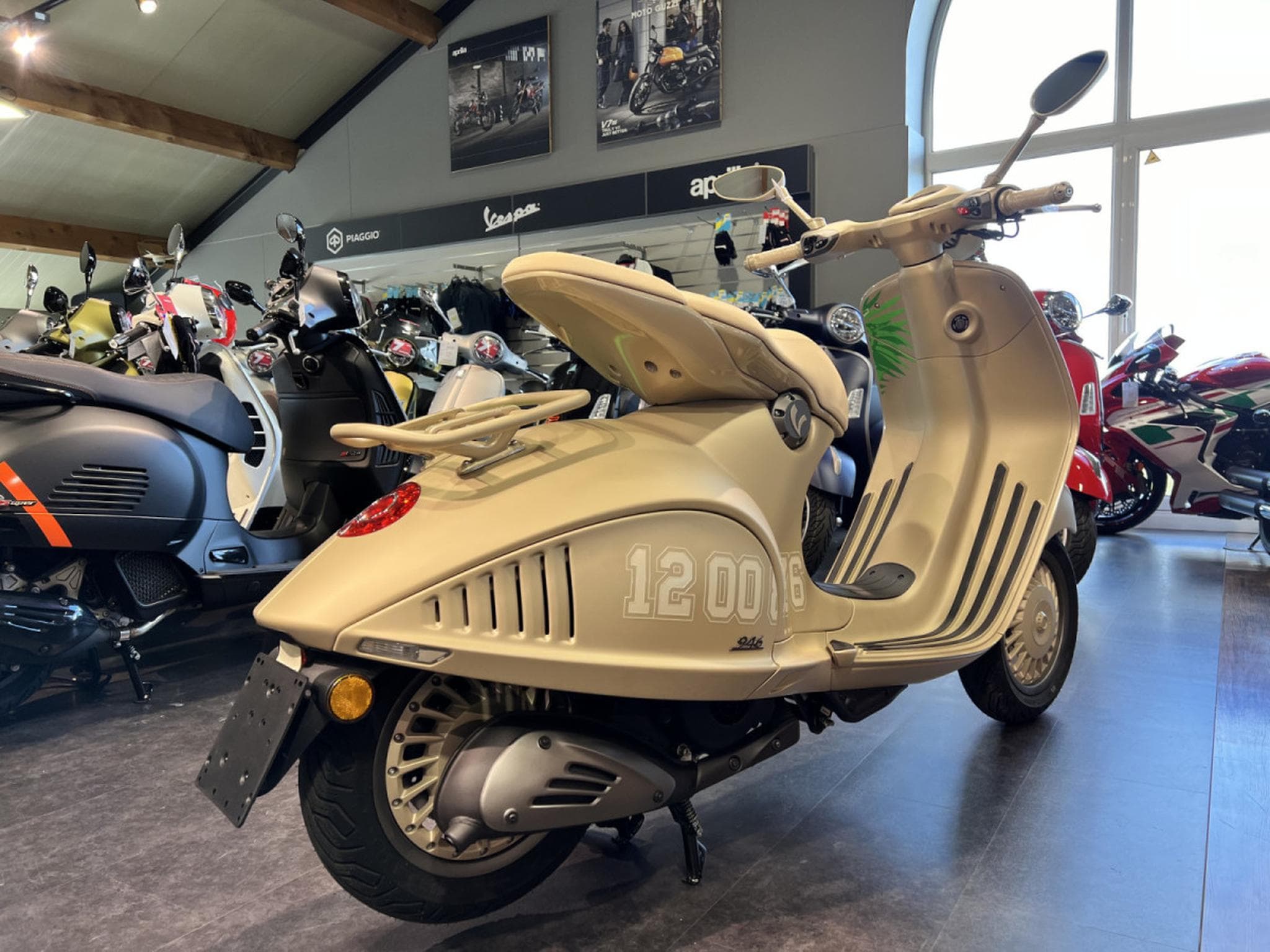 Vespa 946 DRAGON (2026) - Photo 3