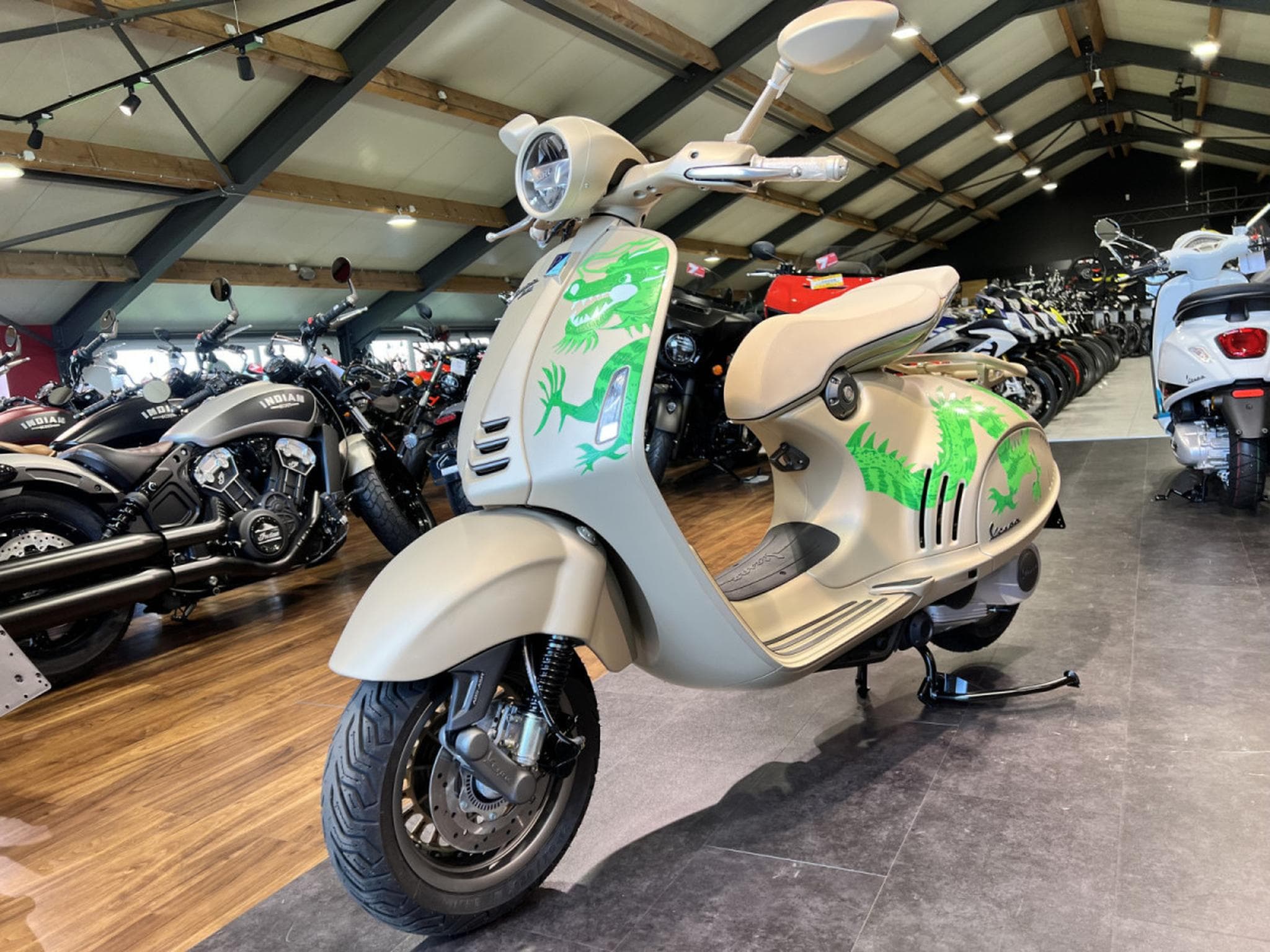 Vespa 946 DRAGON (2026) - Photo 2