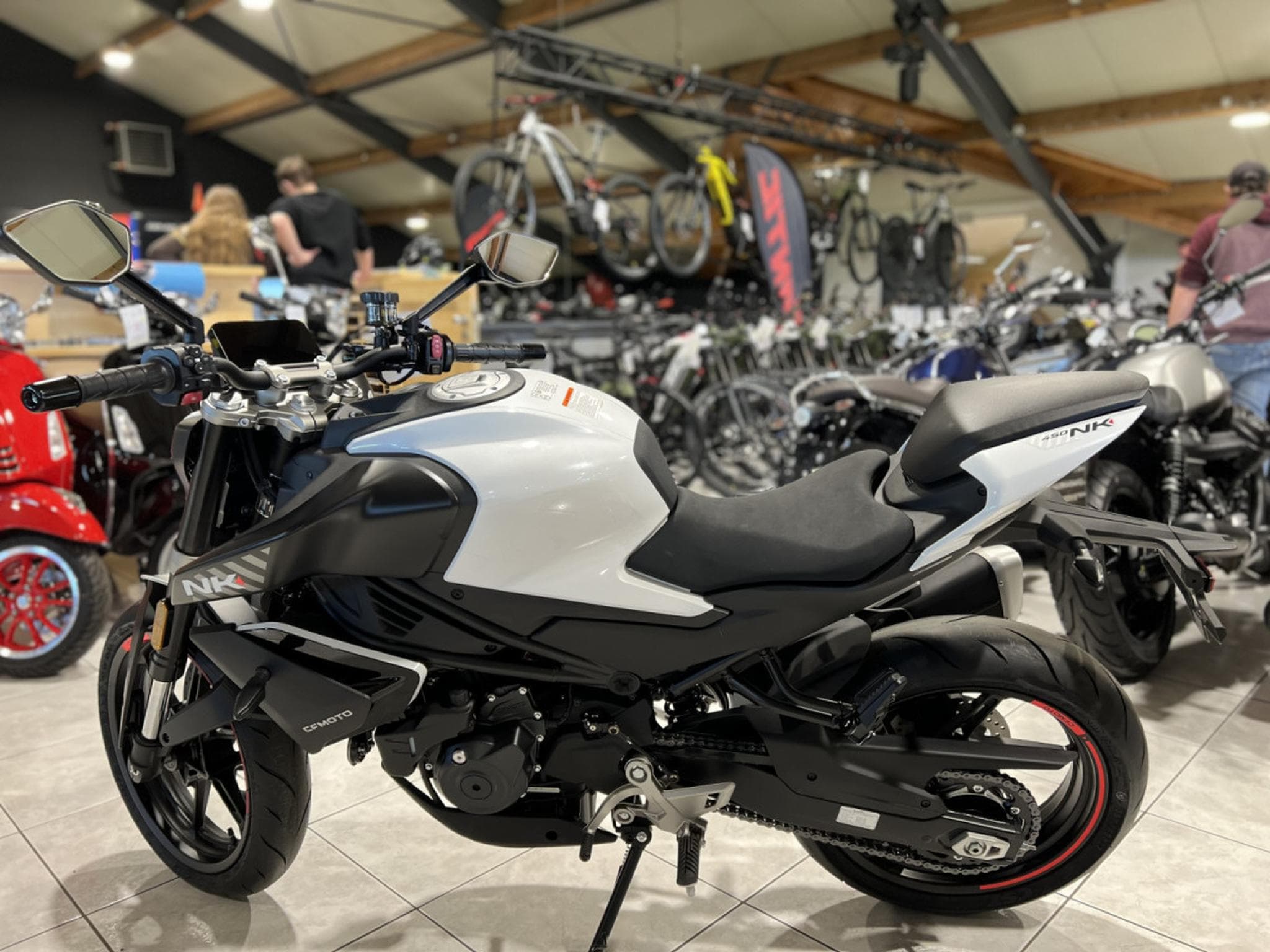CF Moto 450 NK (2026) - Photo 4