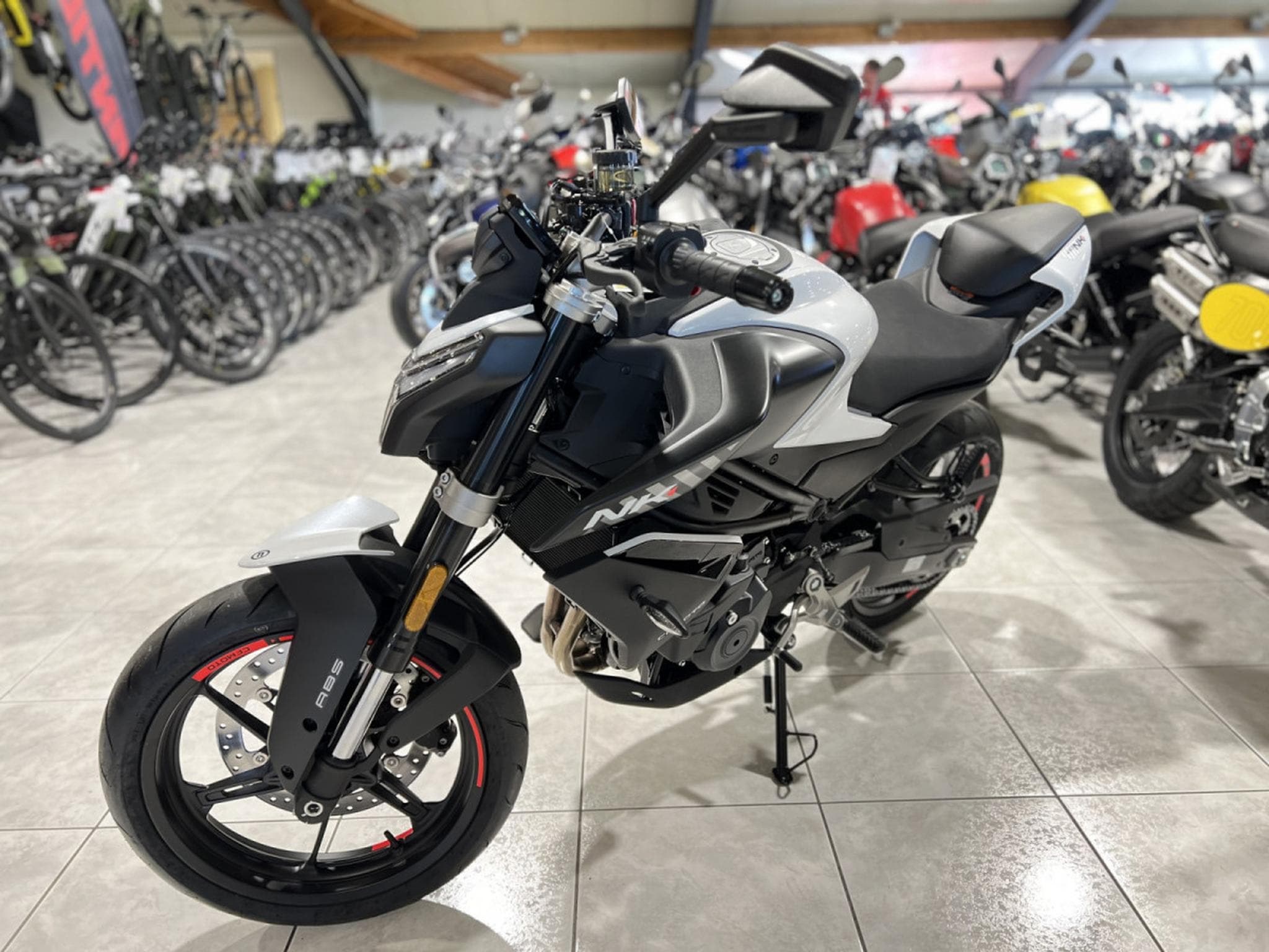 CF Moto 450 NK (2026) - Photo 2