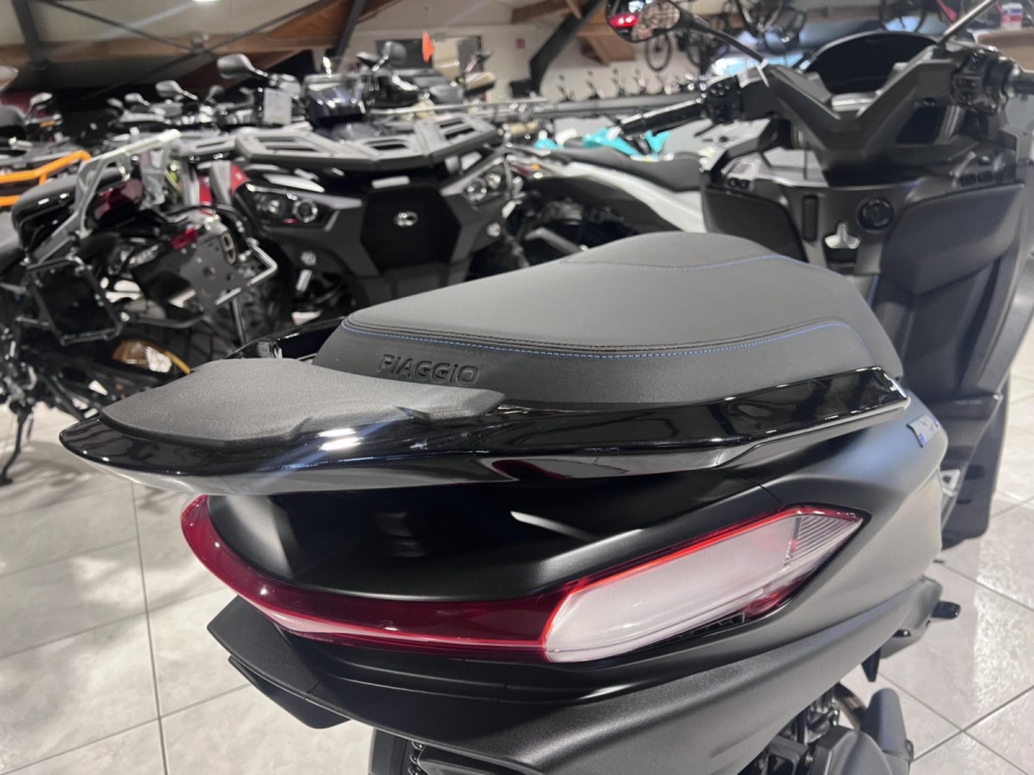 Piaggio MP3 SPORT (2026) - Photo 5