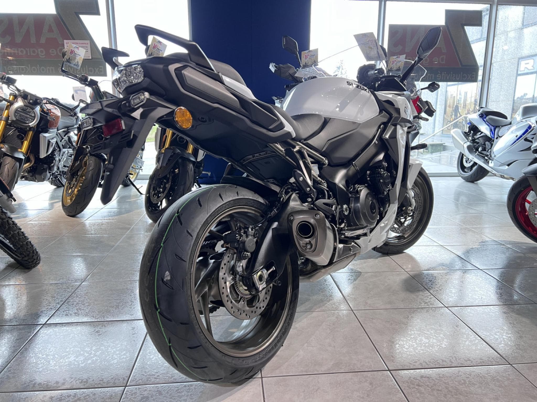 Suzuki GSX-S 1000 GT (2026) - Photo 3