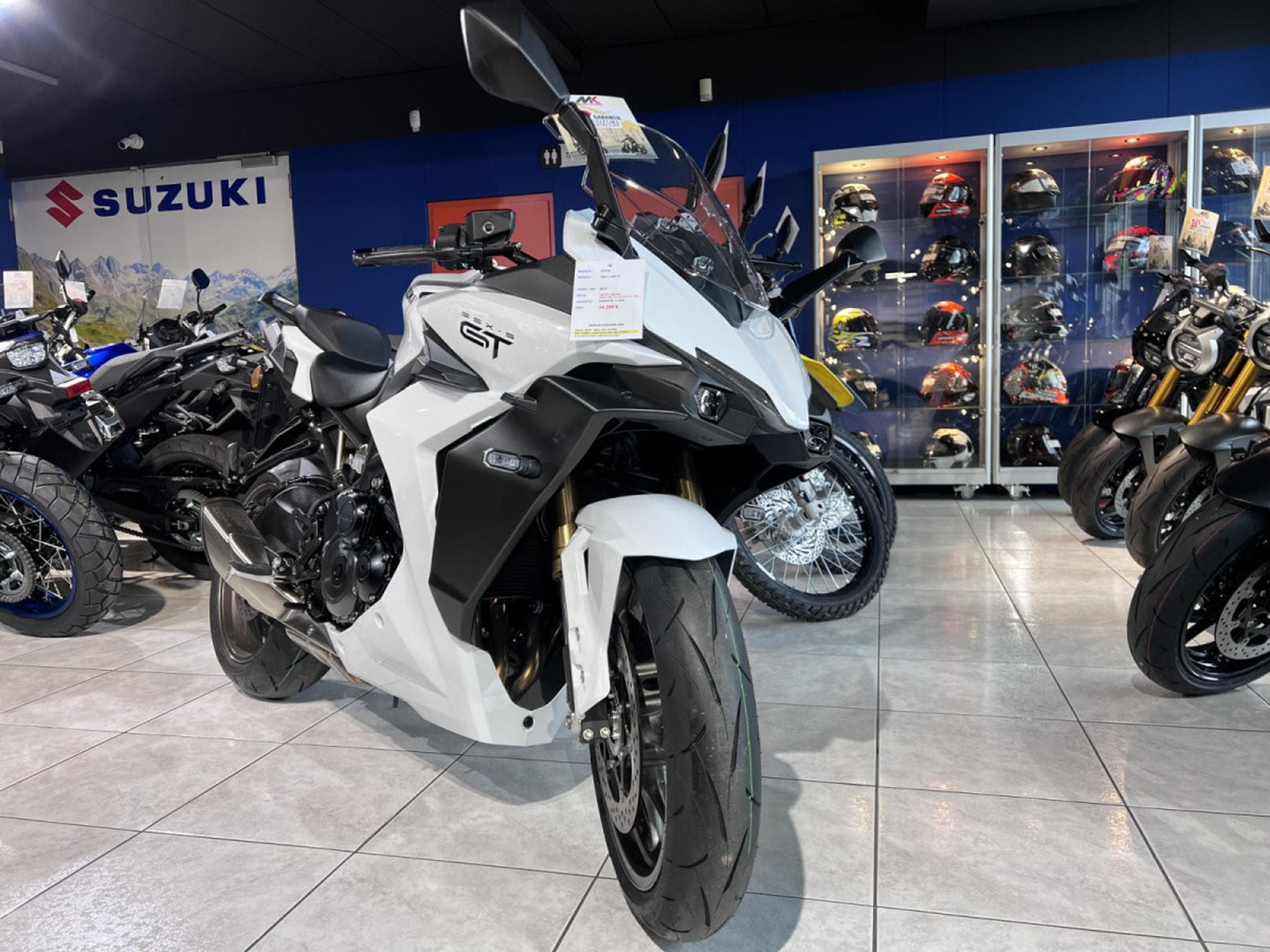 Suzuki GSX-S 1000 GT (2026) - Photo 7