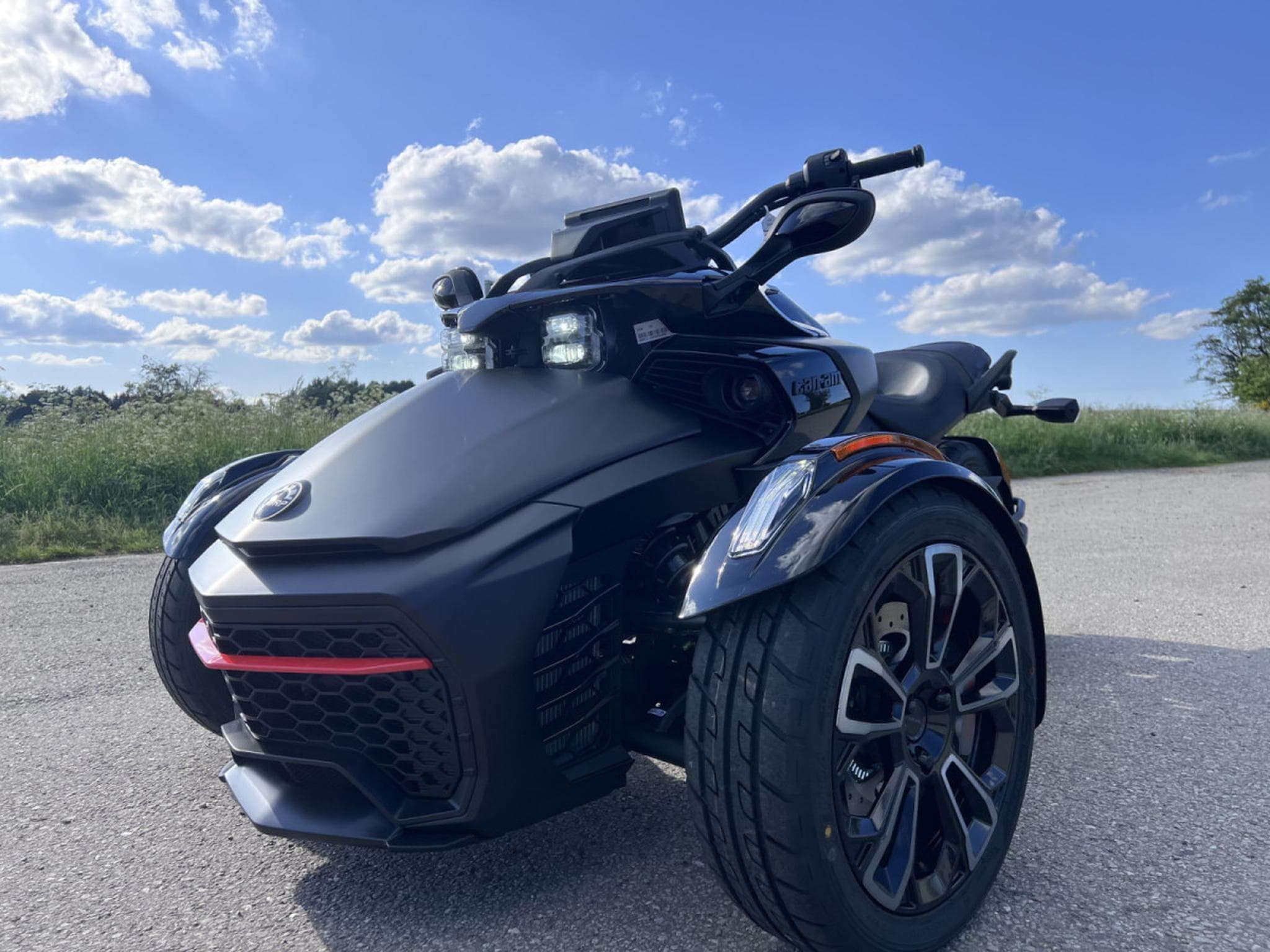 BRP Can-Am Spyder 1330 (2026) - Photo 3