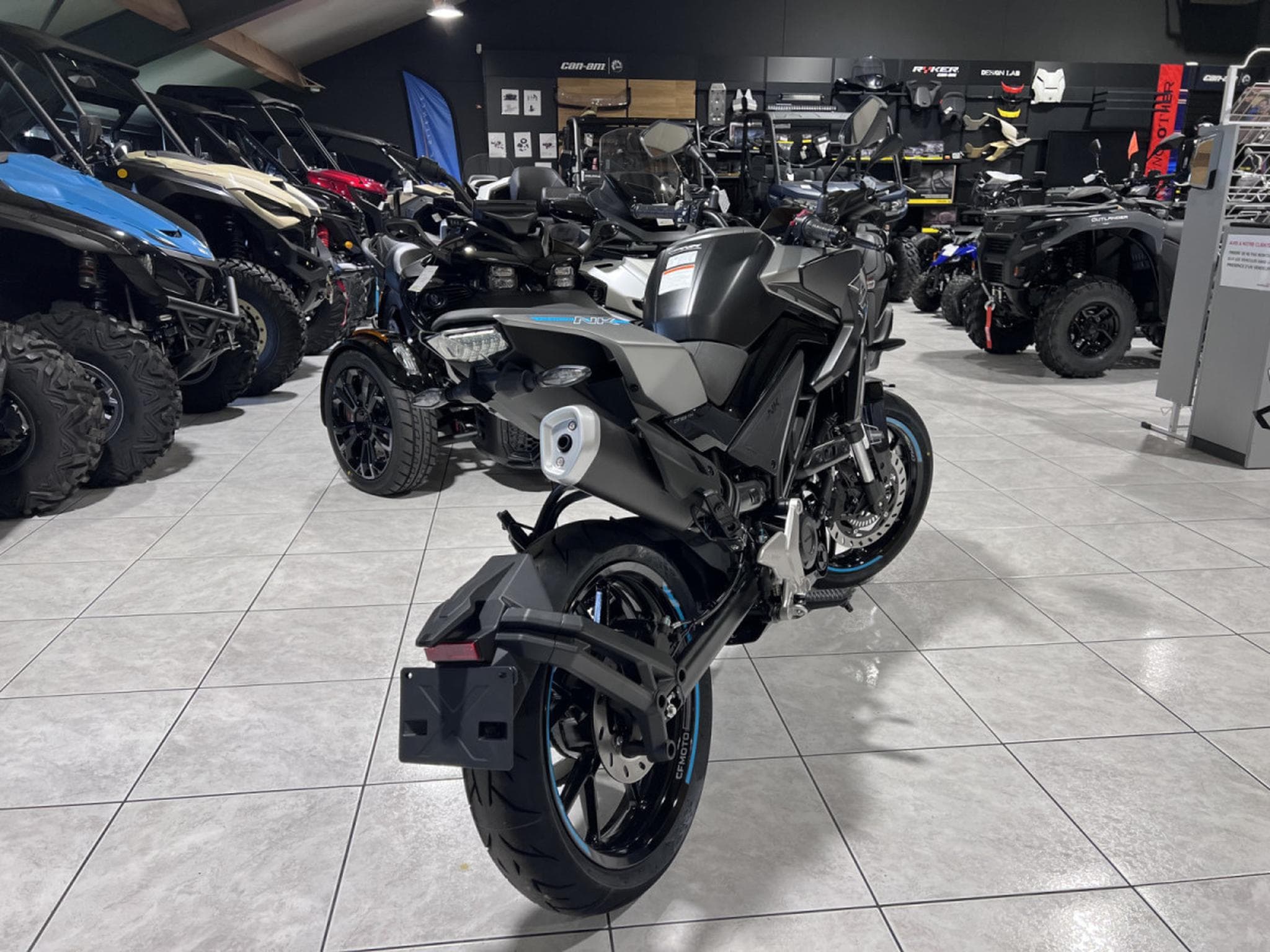 CF Moto 125 NK (2026) - Photo 3