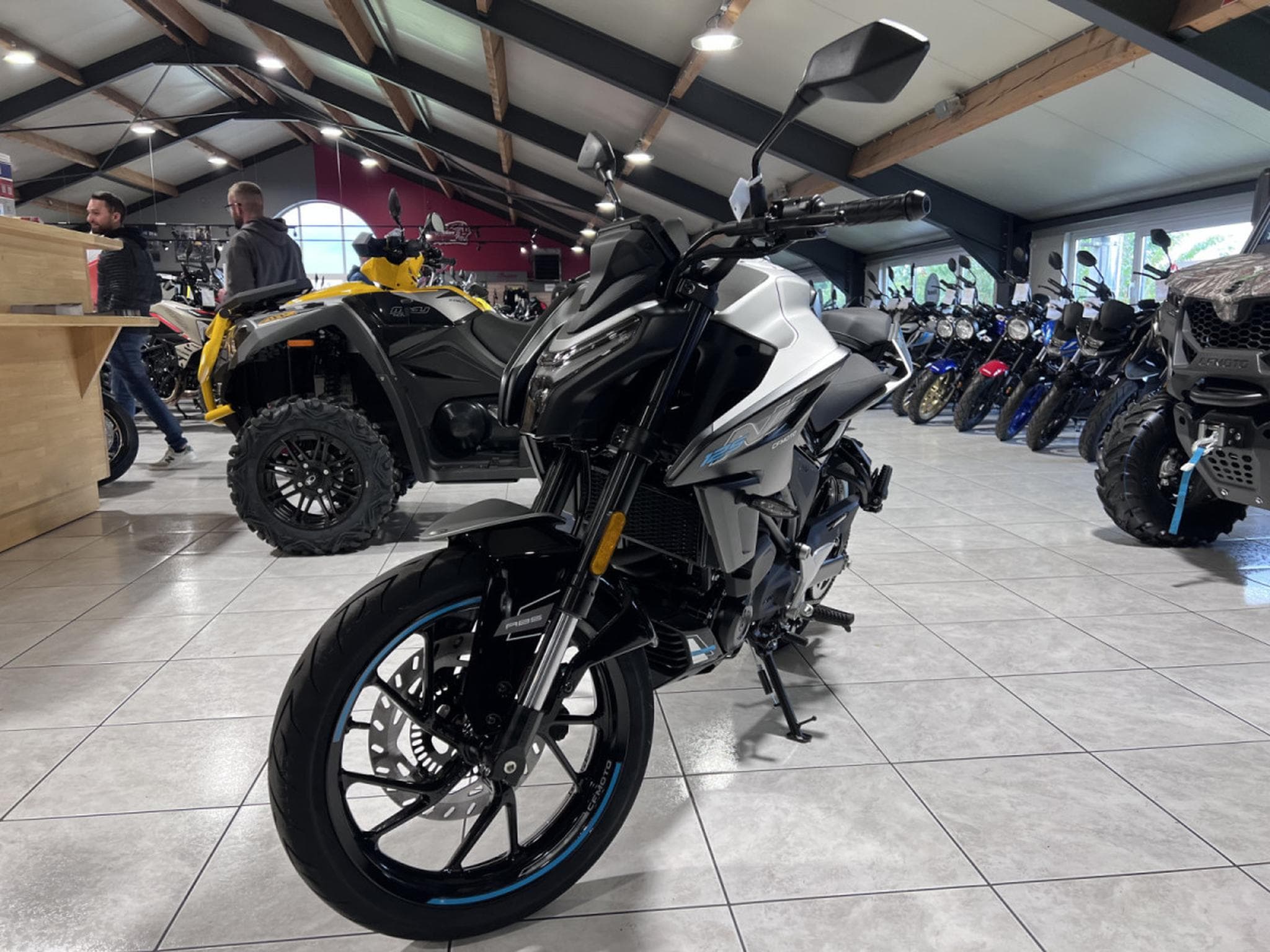 CF Moto 125 NK (2026) - Photo 2