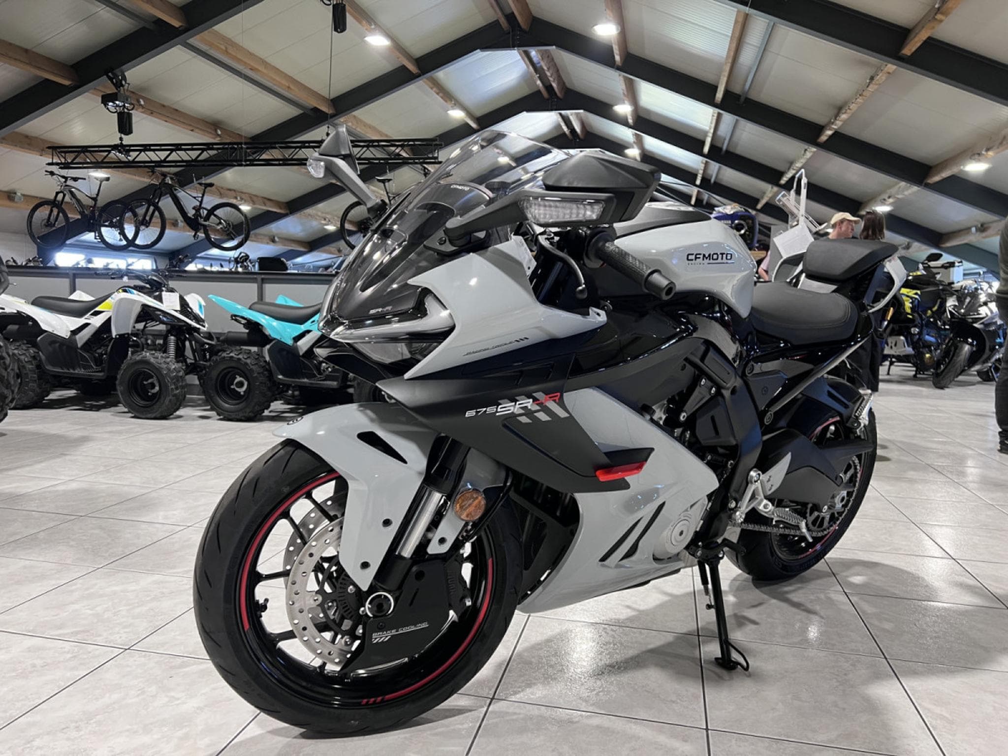 CF Moto 675 SR-R (2026) - Photo 2