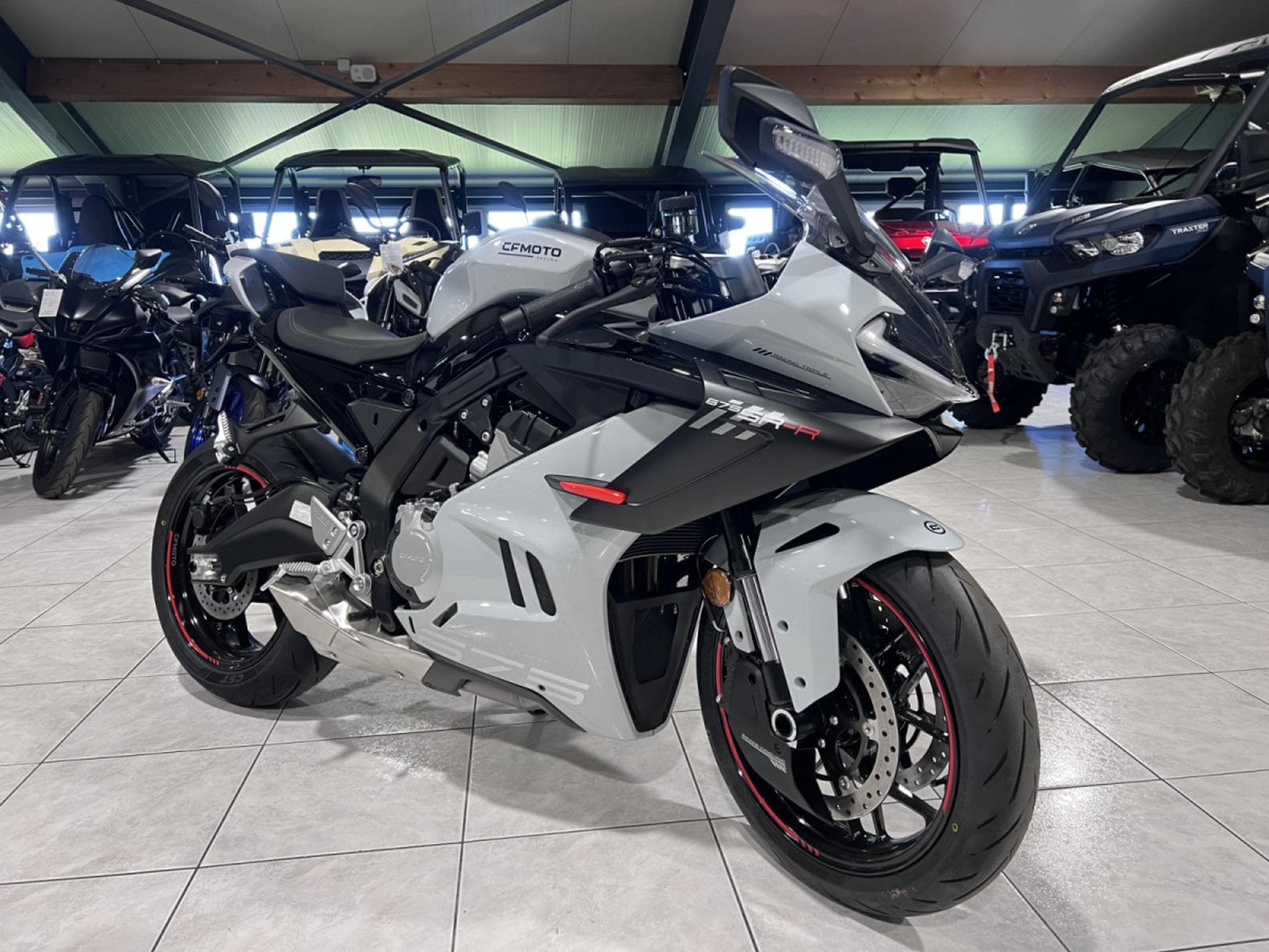 CF Moto 675 SR-R (2026) - Photo 7