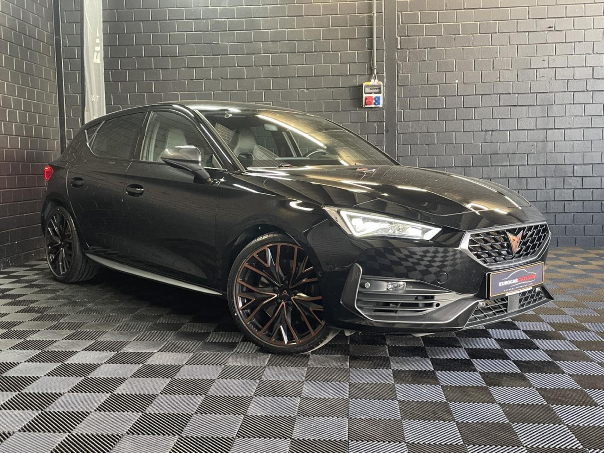 Cupra Leon VZ 2.0 TSI 300CV *SIEGES CHAUFF* (2024) - Foto 3
