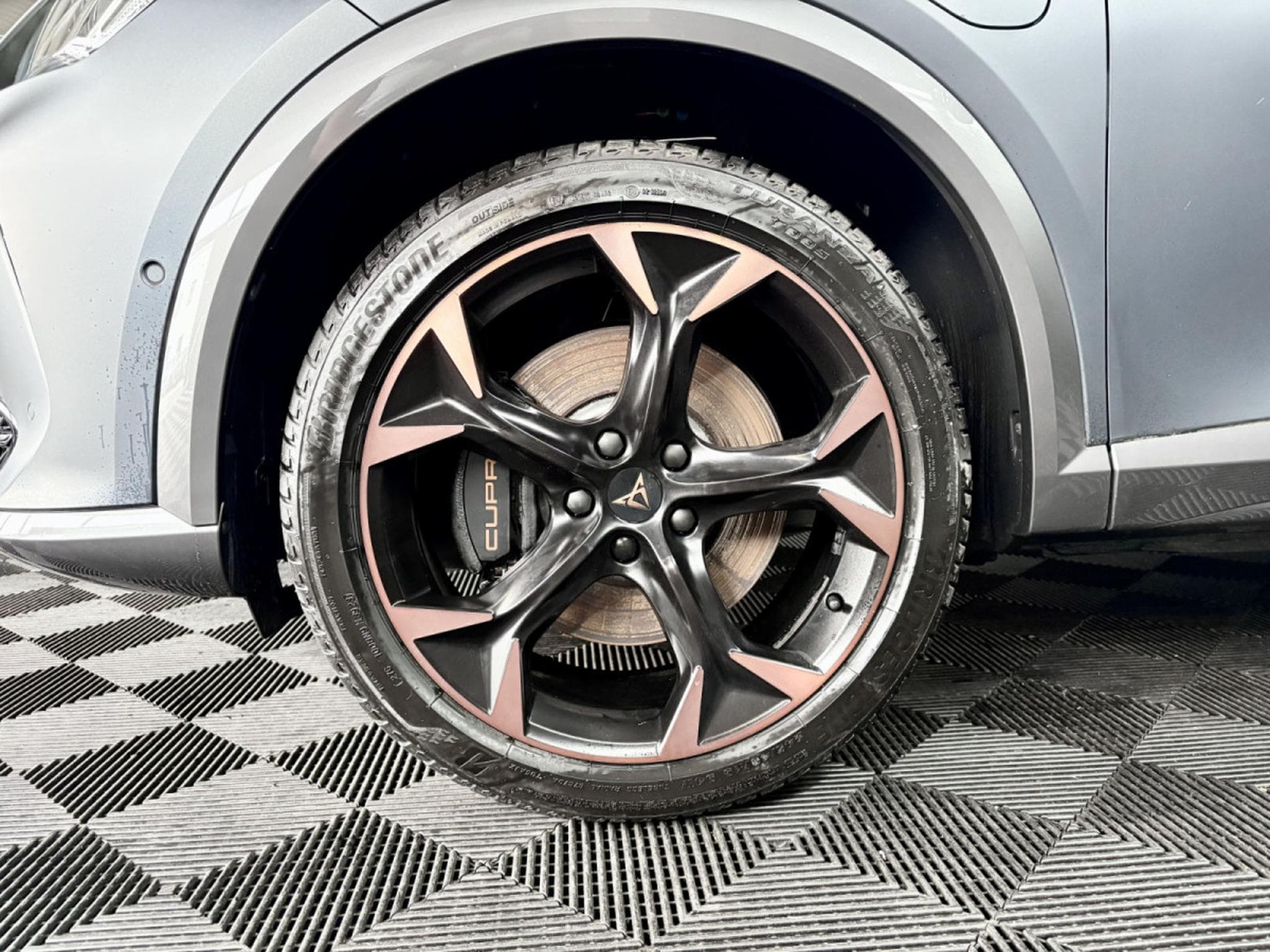 Cupra Formentor VZ 245CV eHybrid DSG6 *BEATS* MATRIX * CARBONE * (2023) - Foto 25