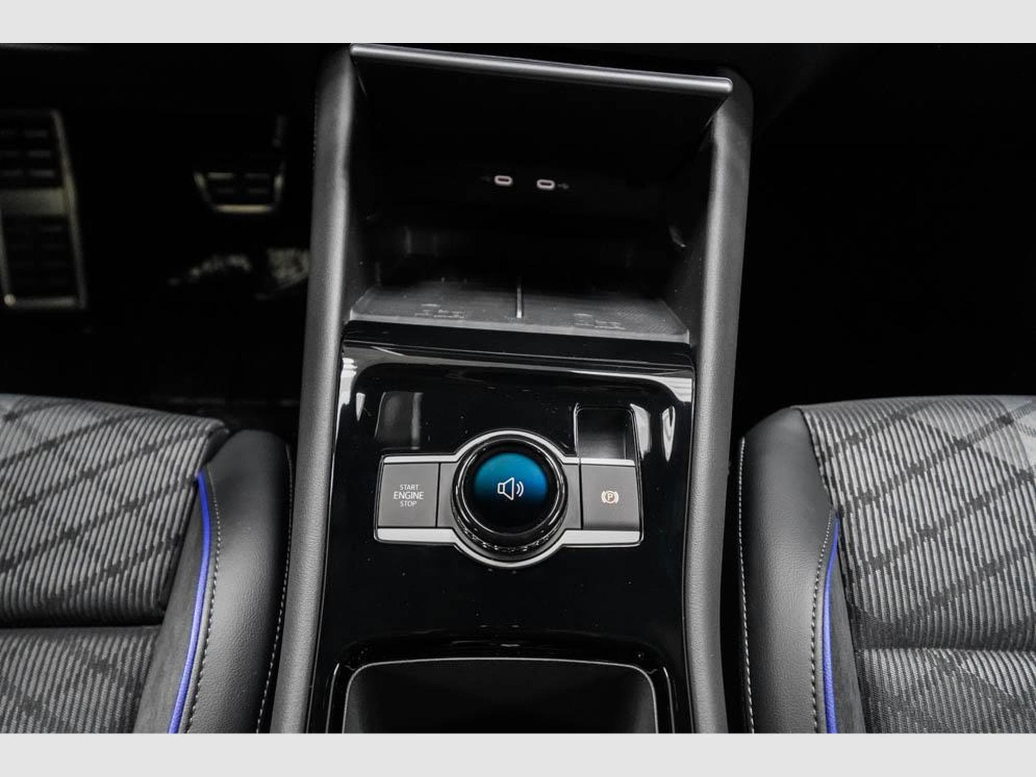 VW Tiguan 2,0 TDI DSG (2025) - Photo 12