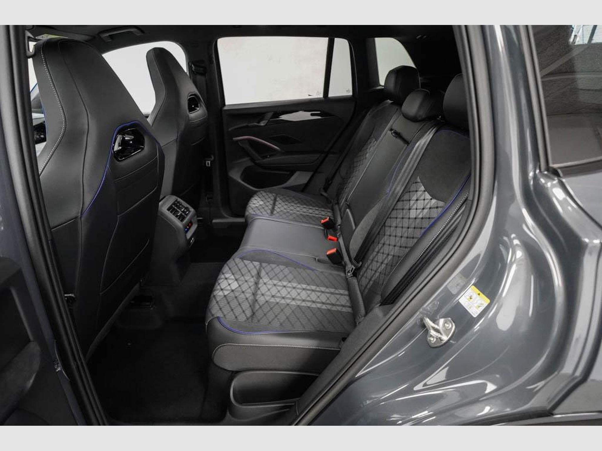 VW Tiguan 2,0 TDI DSG (2025) - Photo 16