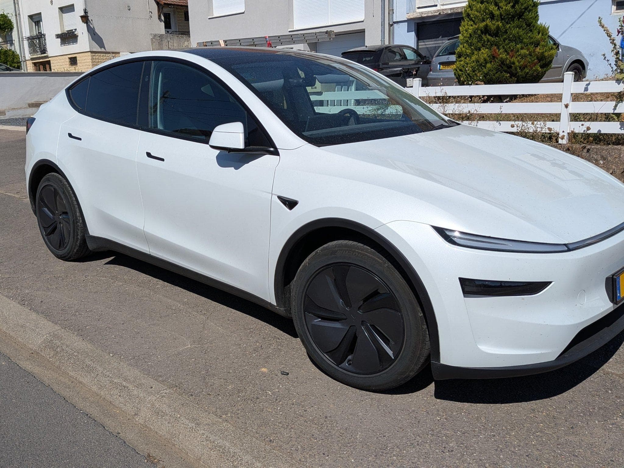Tesla Model Y Long Range RWD (2025) - Foto 1