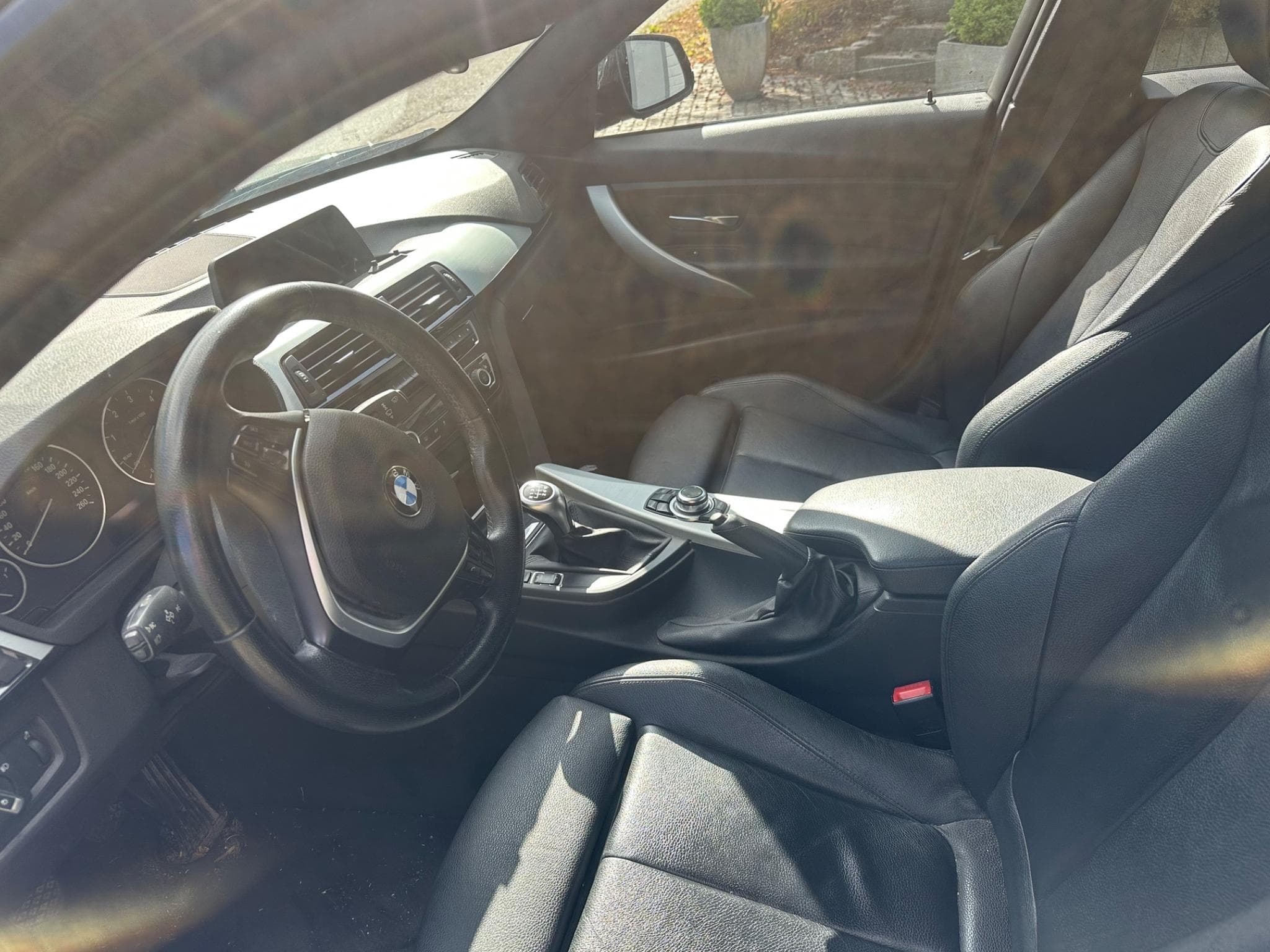 BMW 320 (2013) - Photo 2