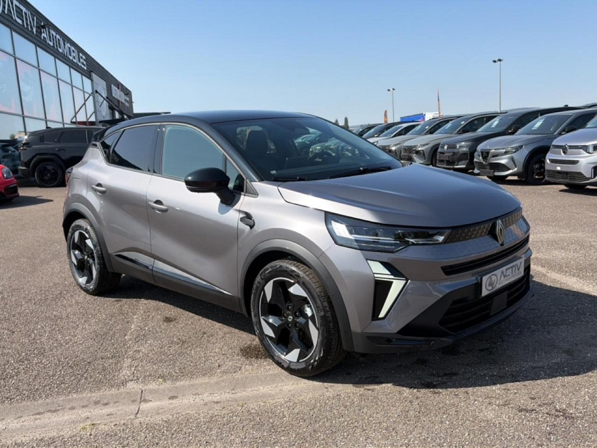 Renault Captur 1.2 TCE 115 TECHNO (2026) - Photo 3