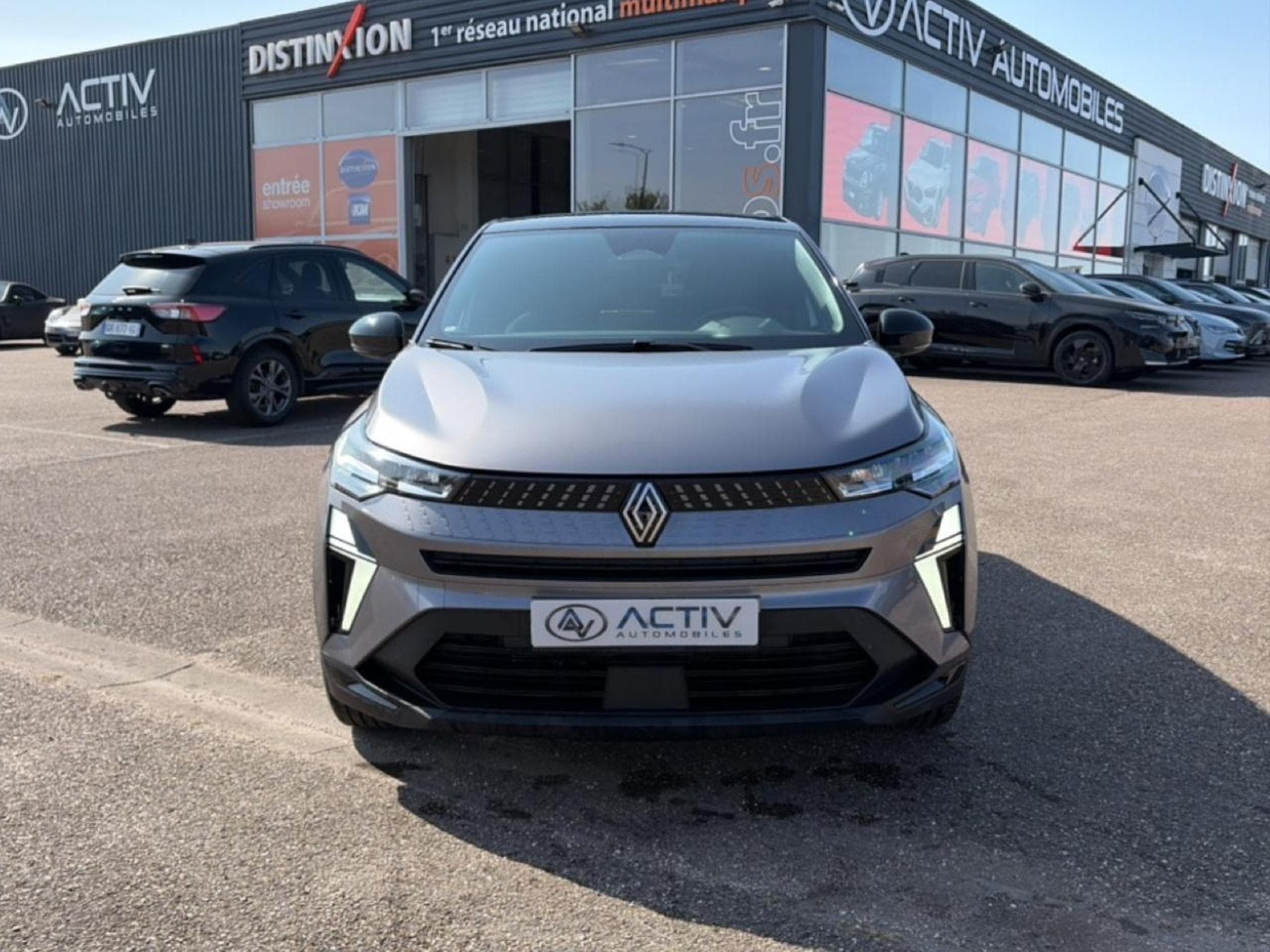 Renault Captur 1.2 TCE 115 TECHNO (2026) - Photo 2