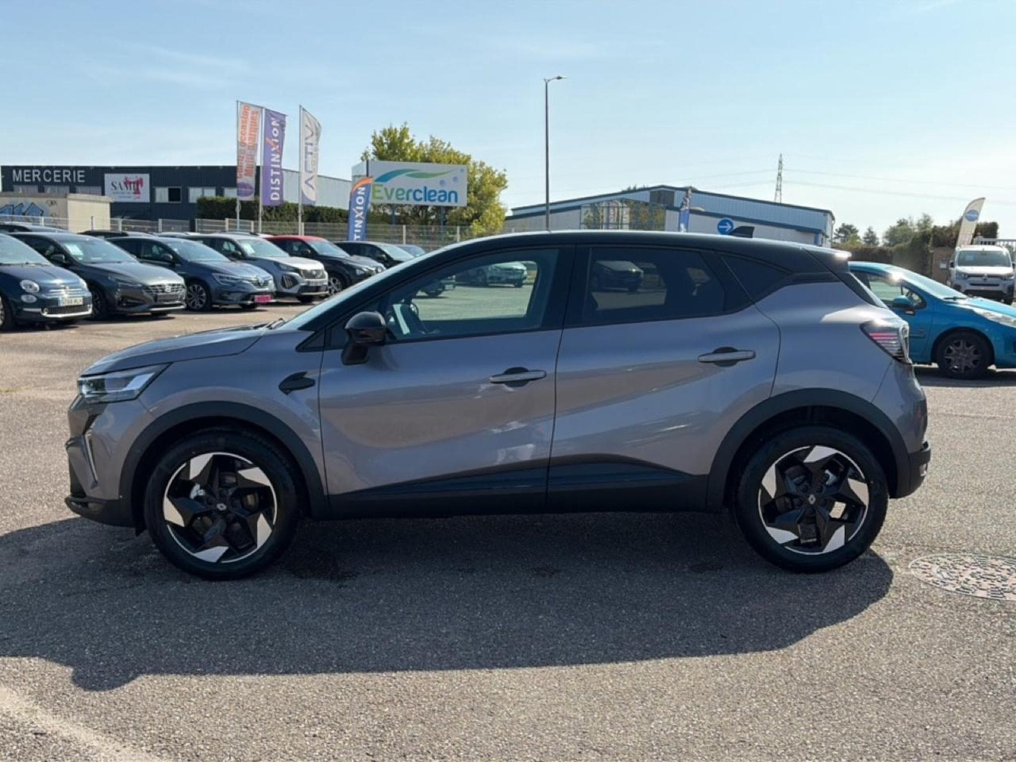 Renault Captur 1.2 TCE 115 TECHNO (2026) - Photo 8