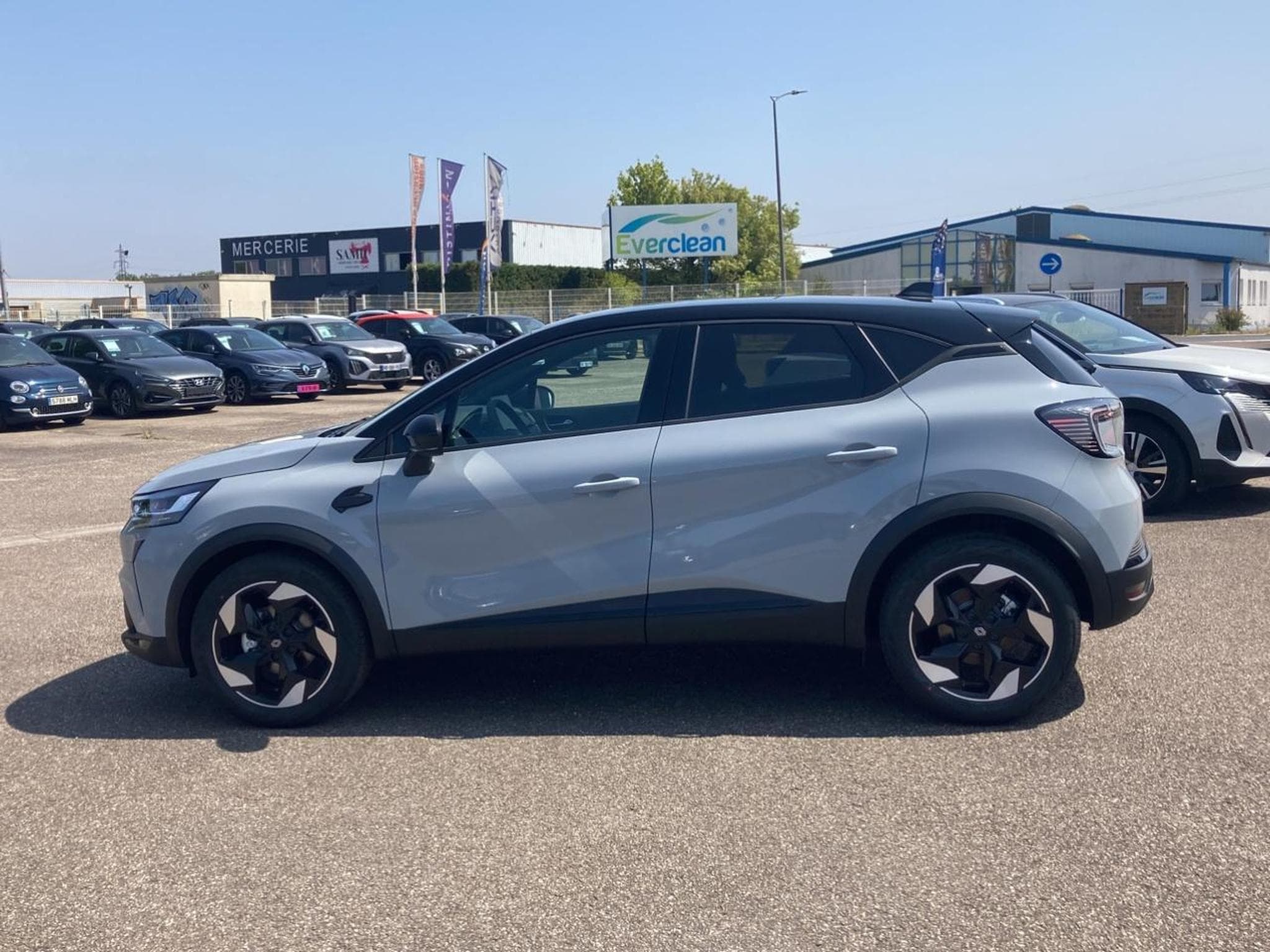 Renault Captur 1.2 TCE 115 TECHNO (2026) - Photo 8