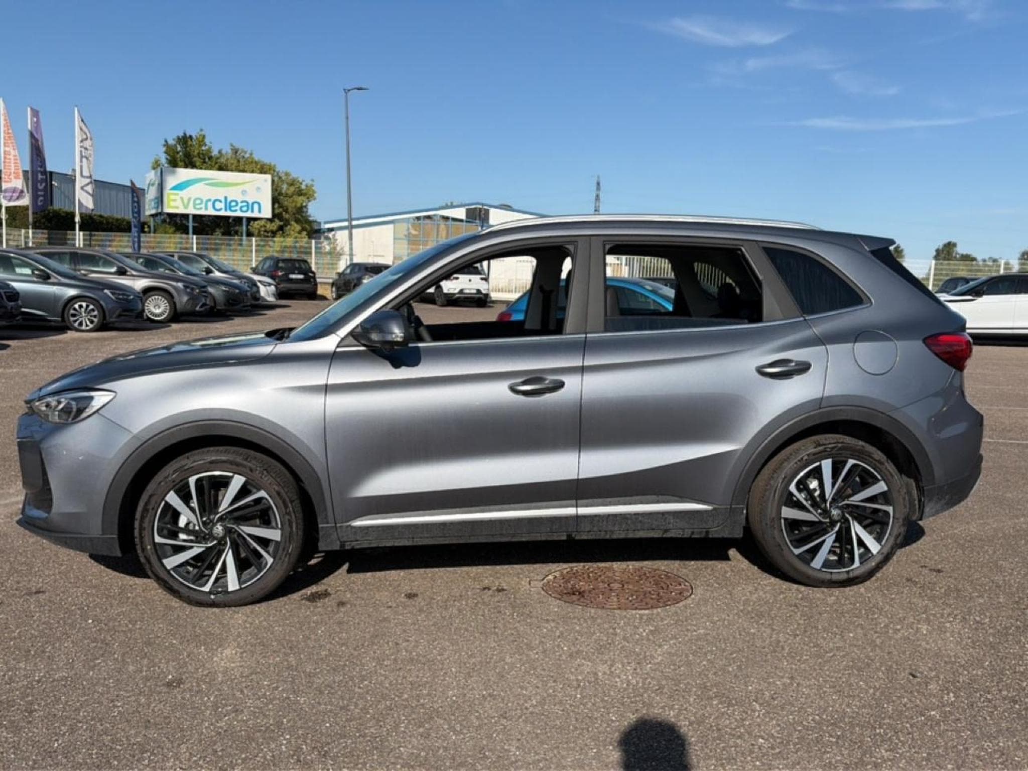 MG ZS 1.5 HYBRID+ 197 LUXURY (2026) - Photo 8