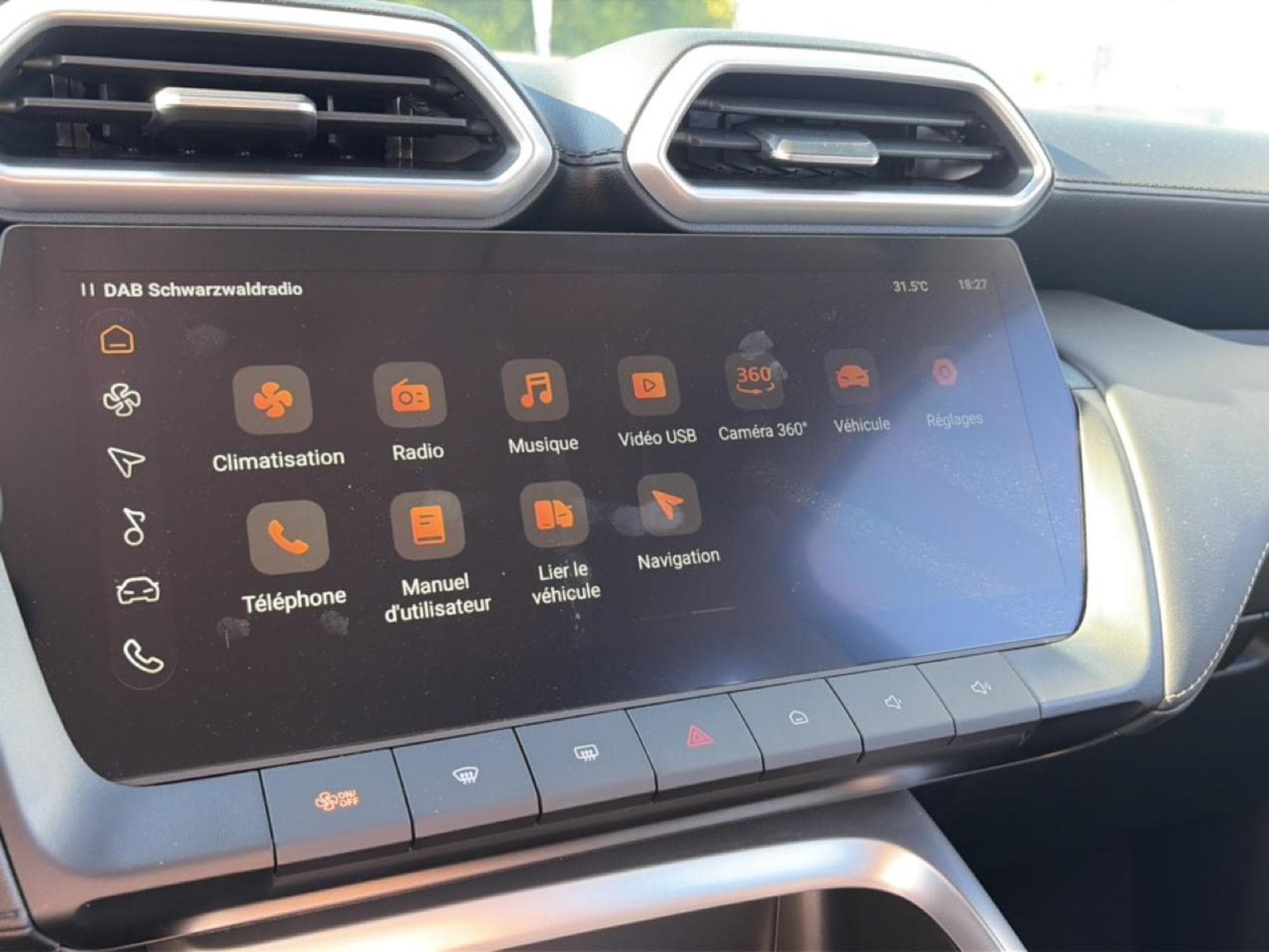 MG ZS 1.5 HYBRID+ 197 LUXURY (2026) - Photo 19
