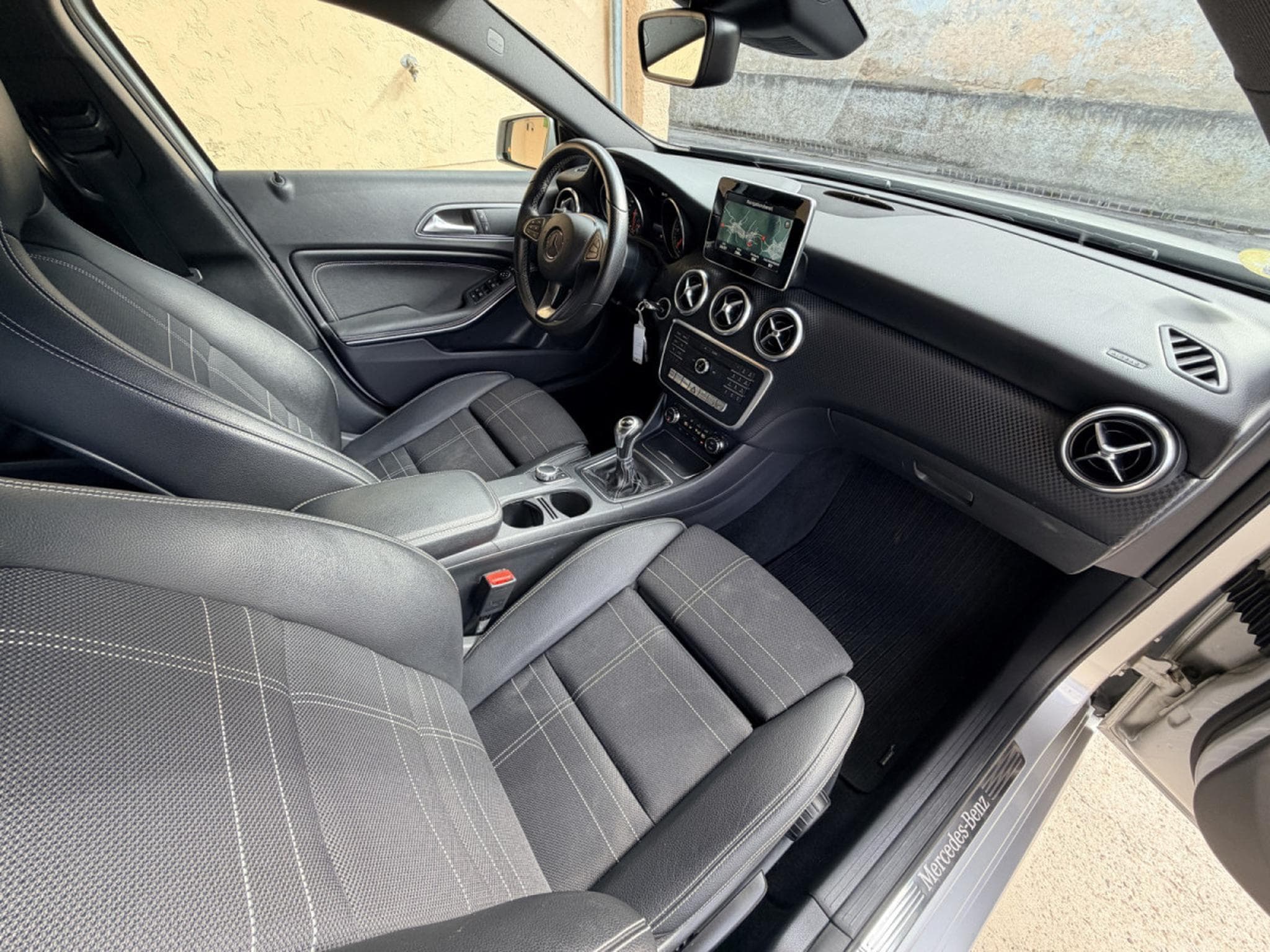 Mercedes A 200 d Urban 136cv (2016) - Photo 6