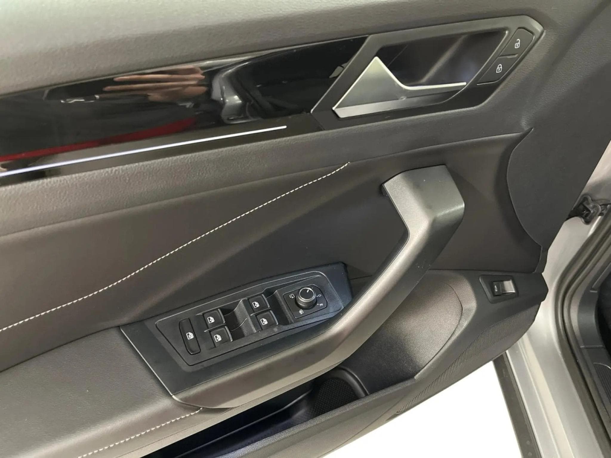 VW T-Roc Style Black Edition 1.5 TSI 110KW-150CV DSG7 - Toit Ouvrant (2025) - Photo 12