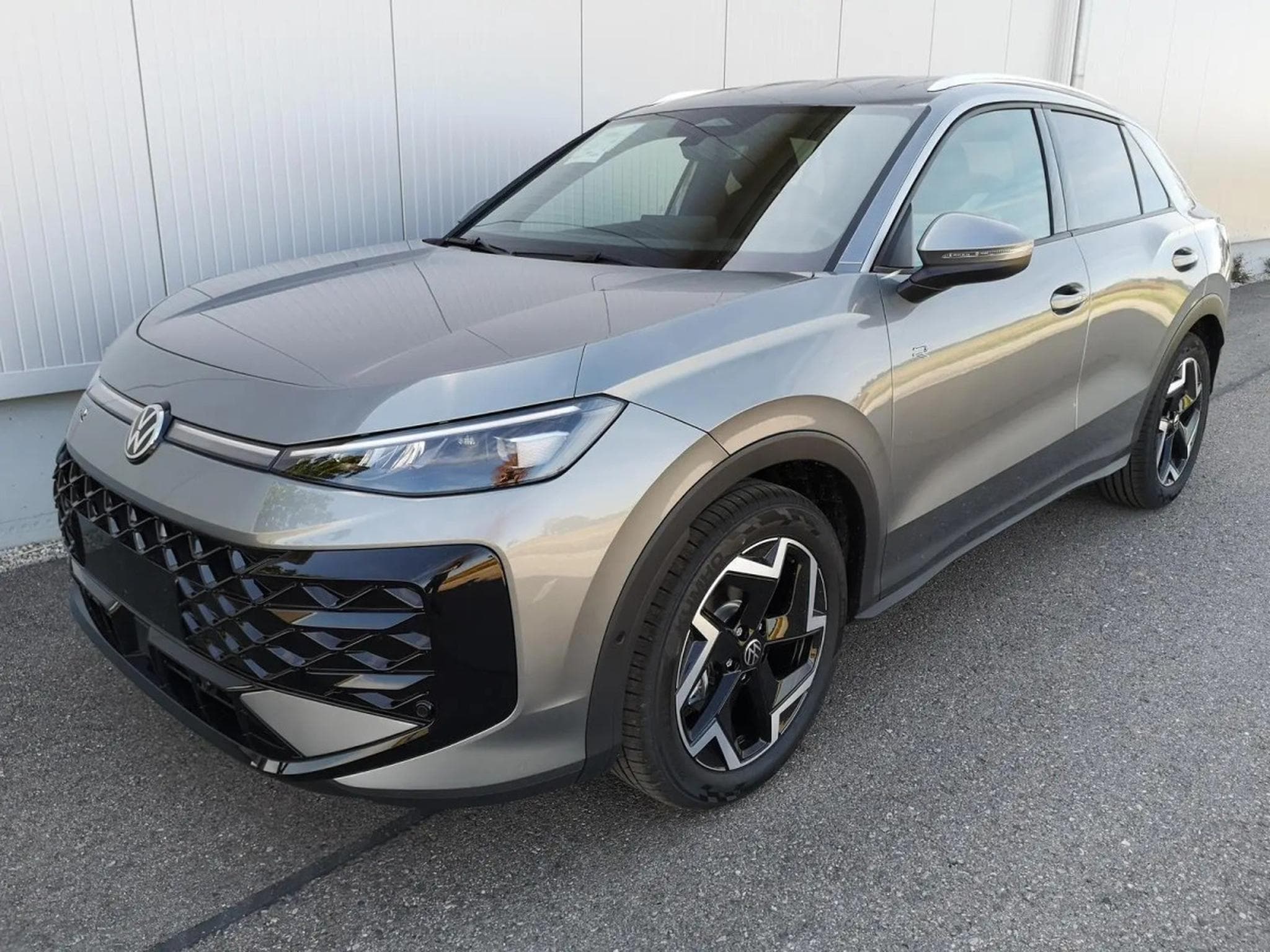VW T-Roc R-Line 1.5 eTSI 110KW-150CV DSG7 ** Model - 2026 ** (2026) - Photo 3
