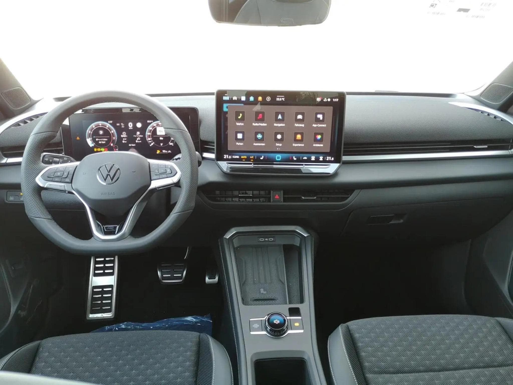 VW T-Roc R-Line 1.5 eTSI 110KW-150CV DSG7 ** Model - 2026 ** (2026) - Photo 5