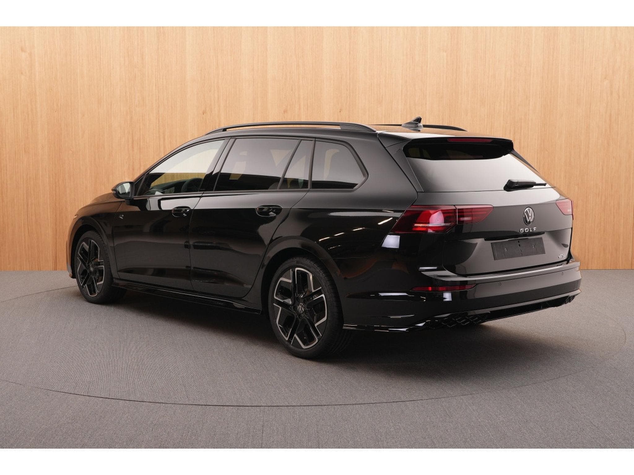 VW Golf Variant R-Line 1.5 eTSI 110KW-150CV DSG7 - (2025) - Photo 4