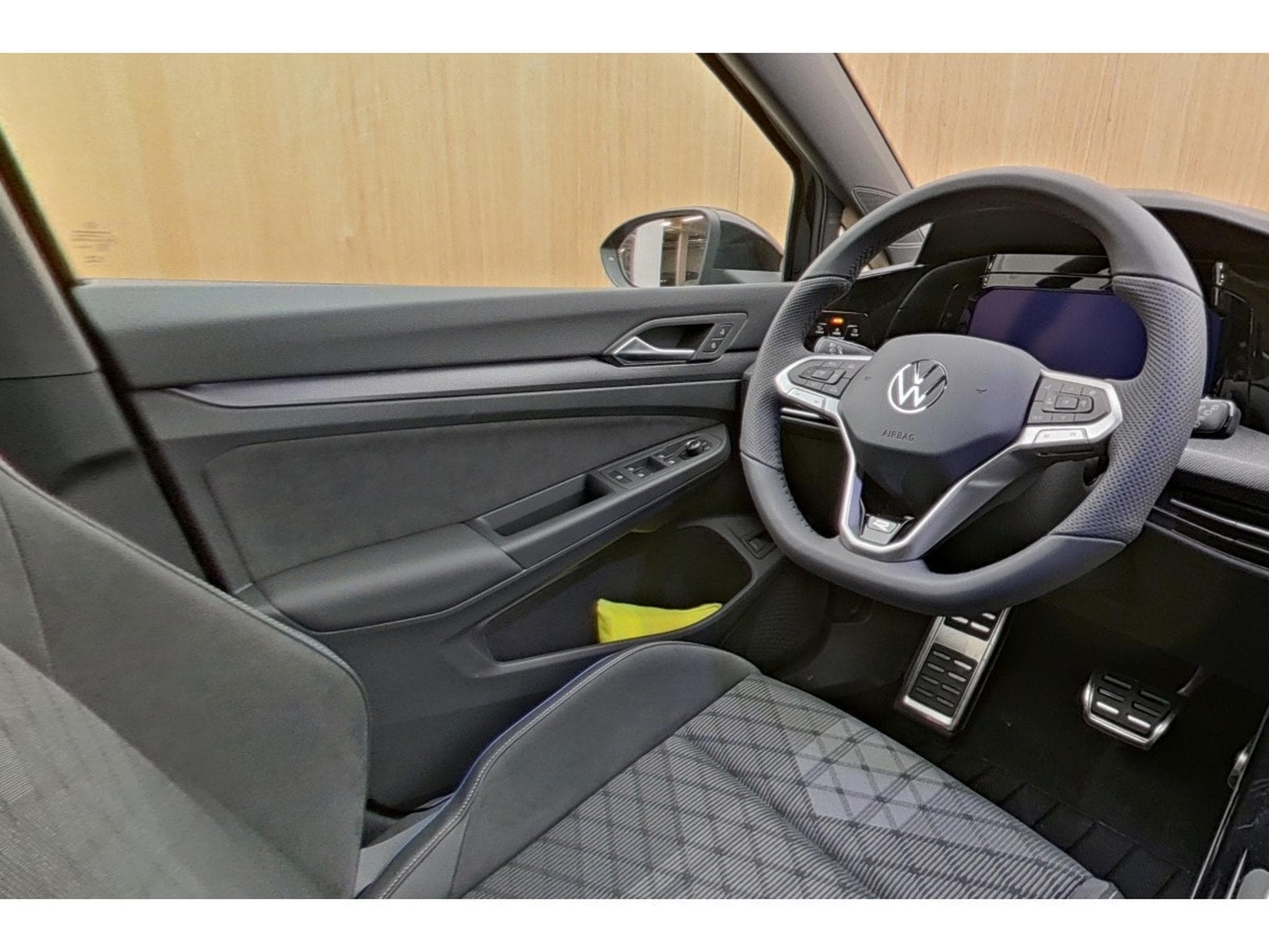 VW Golf Variant R-Line 1.5 eTSI 110KW-150CV DSG7 - (2025) - Photo 9