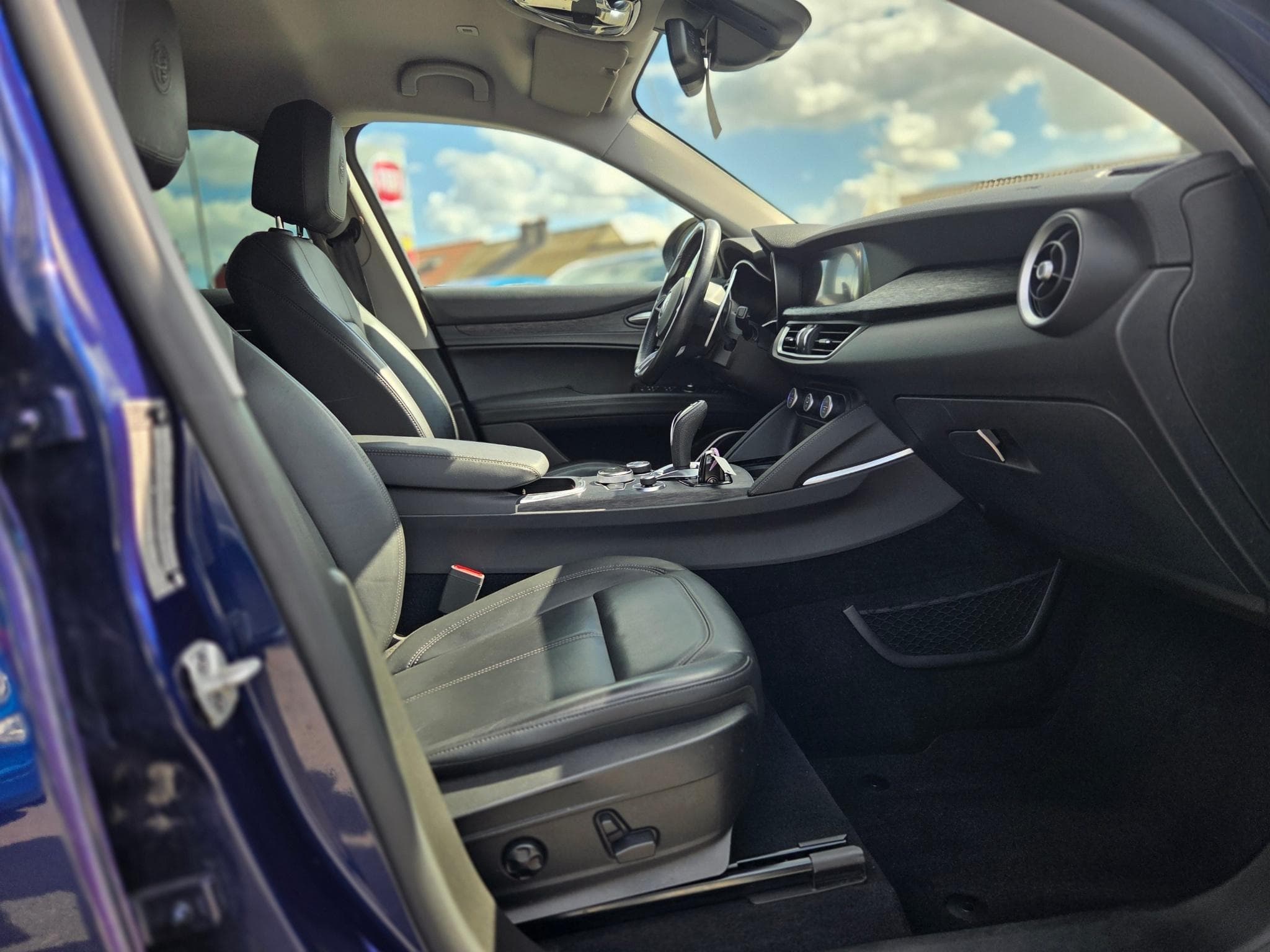 Alfa-Romeo Stelvio Super 2.0 TB 200 AT Q4 (2020) - Photo 5