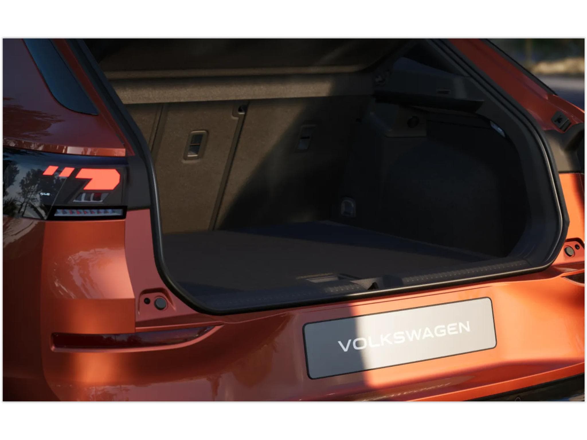 VW T-Roc R-Line 1.5 eTSI 110 kW / 150 CV Boîte à double embrayage 7 v (2026) - Foto 8