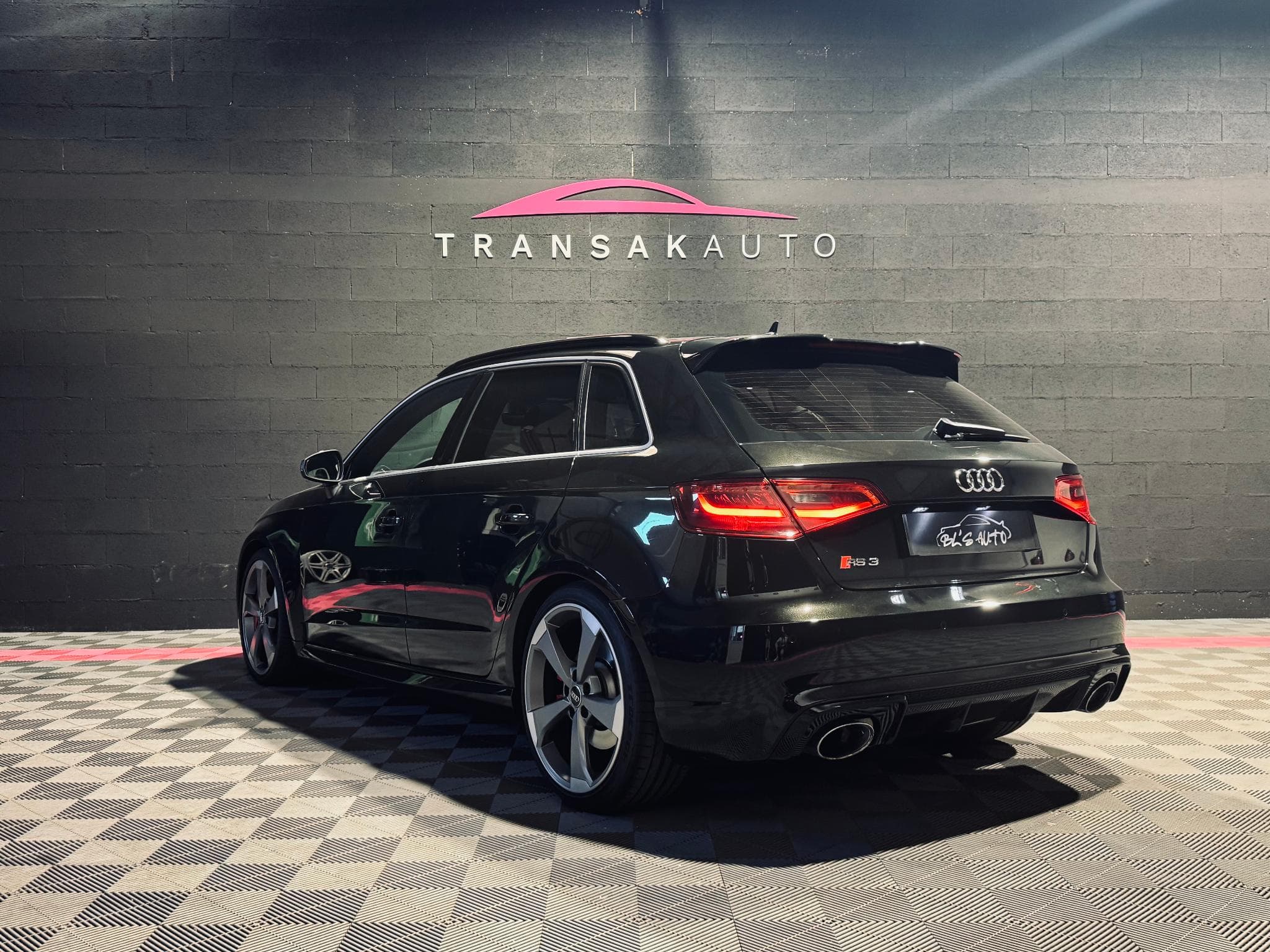 Audi RS3 Sportback 2.5 TFSI 367 Quattro S tronic 7 (2015) - Photo 3