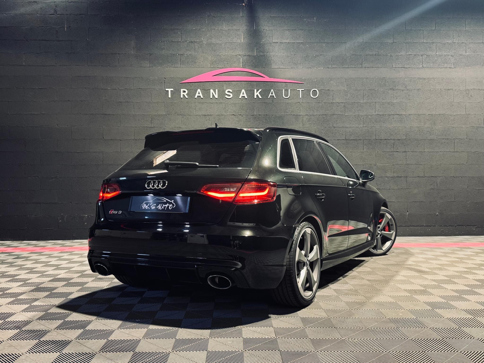 Audi RS3 Sportback 2.5 TFSI 367 Quattro S tronic 7 (2015) - Photo 6