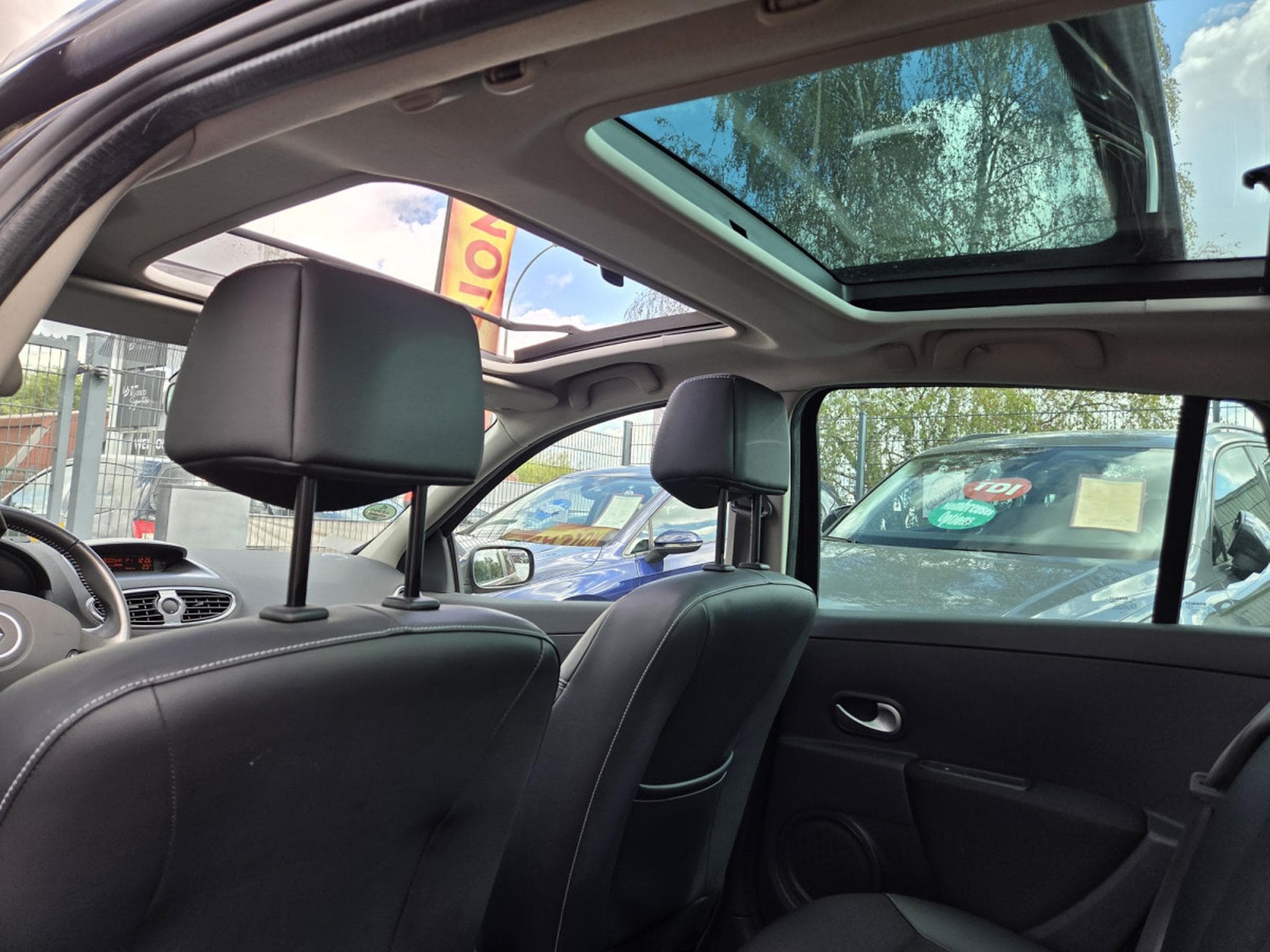 Renault Clio BREAK DCI 86CV 1ère propriétaire (2009) - Photo 12