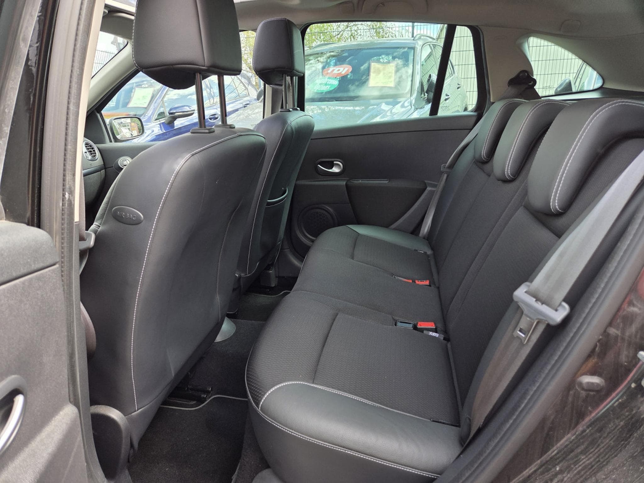 Renault Clio BREAK DCI 86CV 1ère propriétaire (2009) - Photo 10
