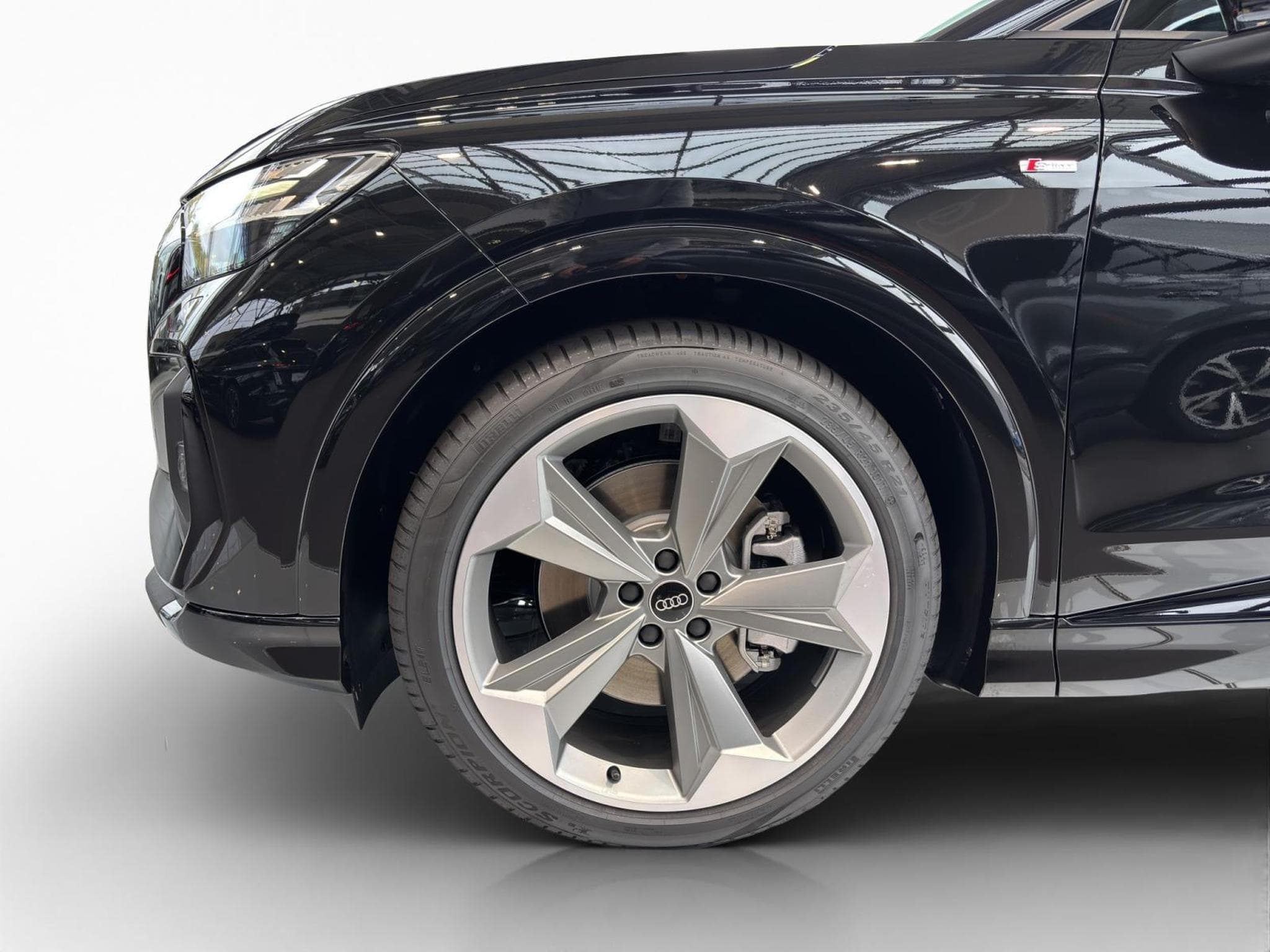Audi Q4 e-tron e-tron 45 quattro (2025) - Photo 2